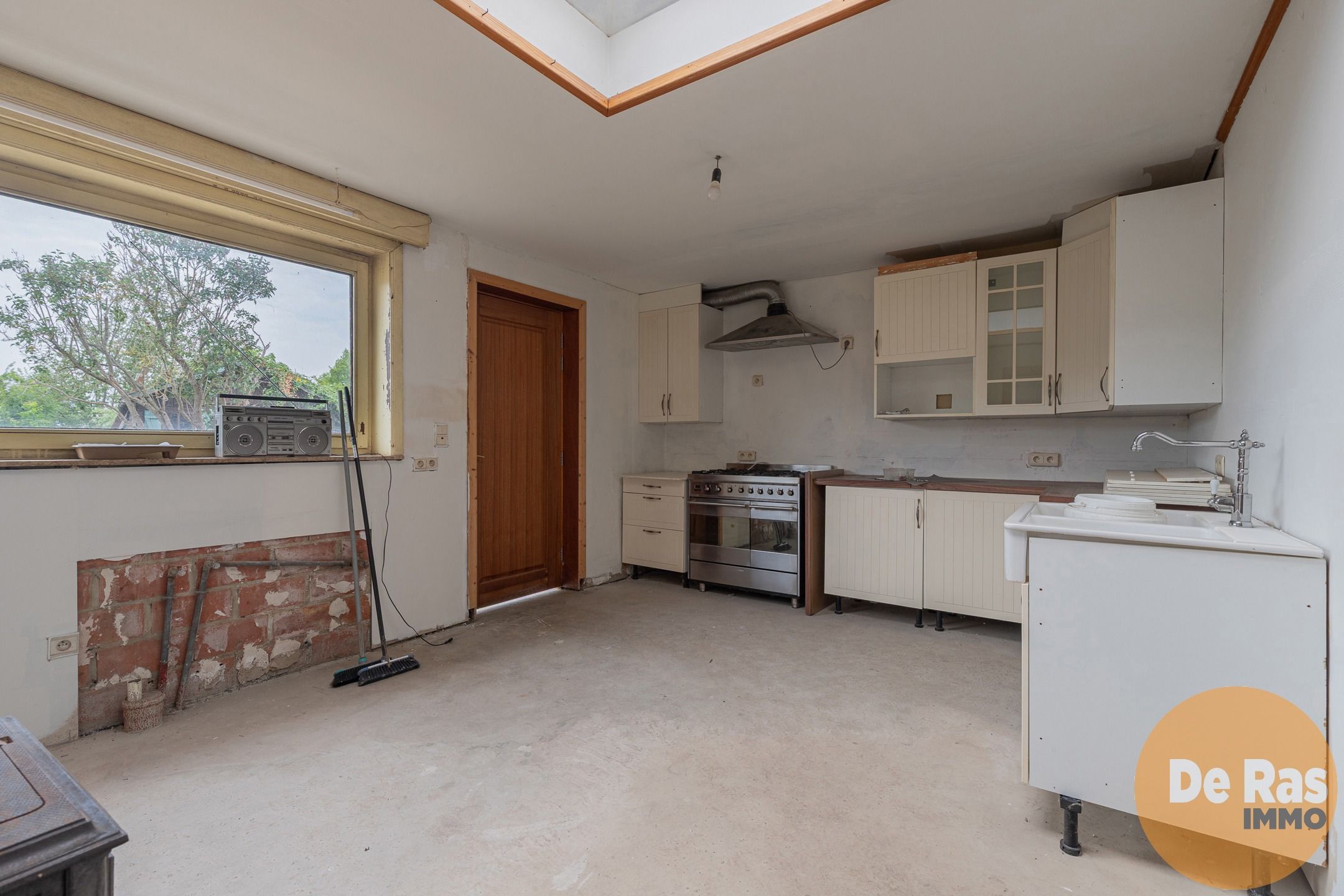 HAALTERT - Verder af te werken woning met 3 slpk en tuin! foto 7