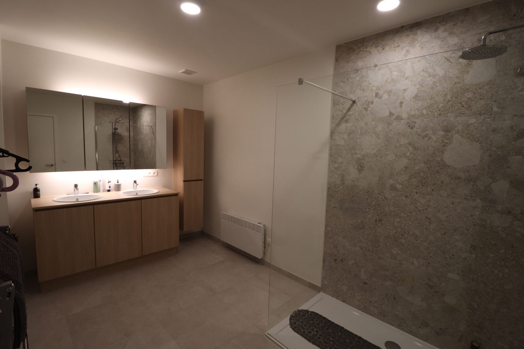 BEN-woning met 3 slaapkamers, terras met tuin, tuinberging en autostaanplaats. foto 8