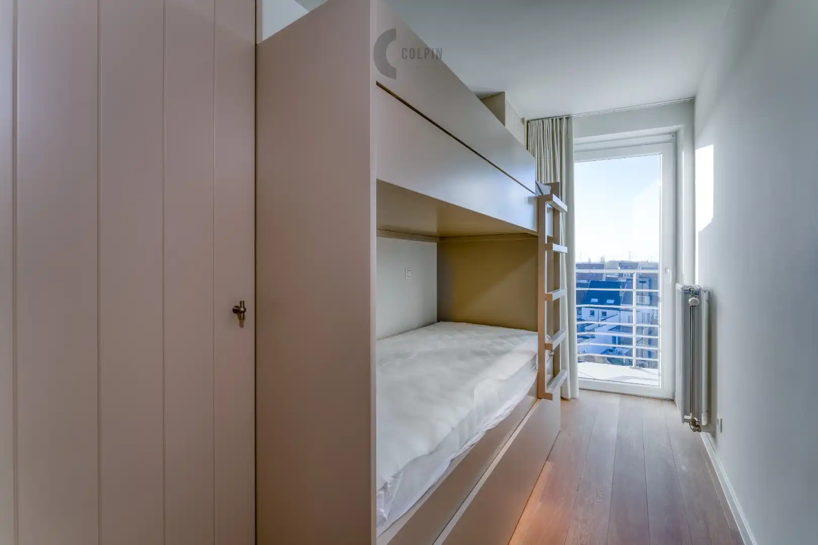 Ontdek dit zonnig appartement in de geliefde Knokkestraat – een unieke kans! foto 10