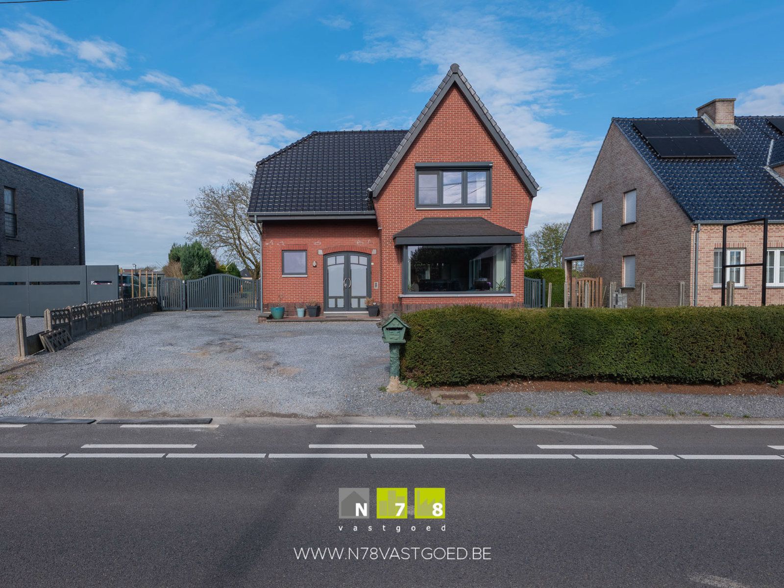 Huis te koop foto {{pictureIndex}}