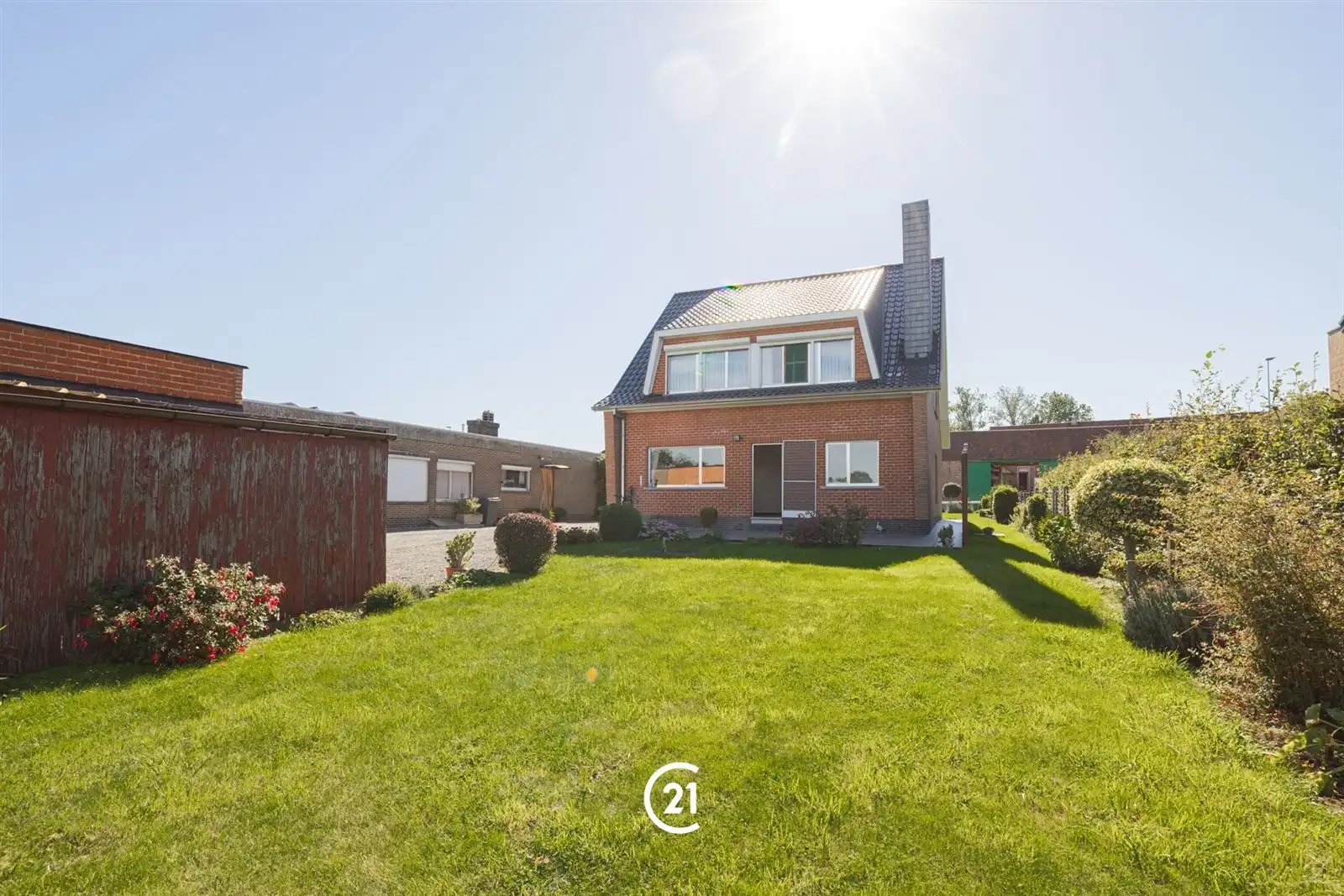 Op te frissen villa met tuin, garage en weide op 16are00 foto 25
