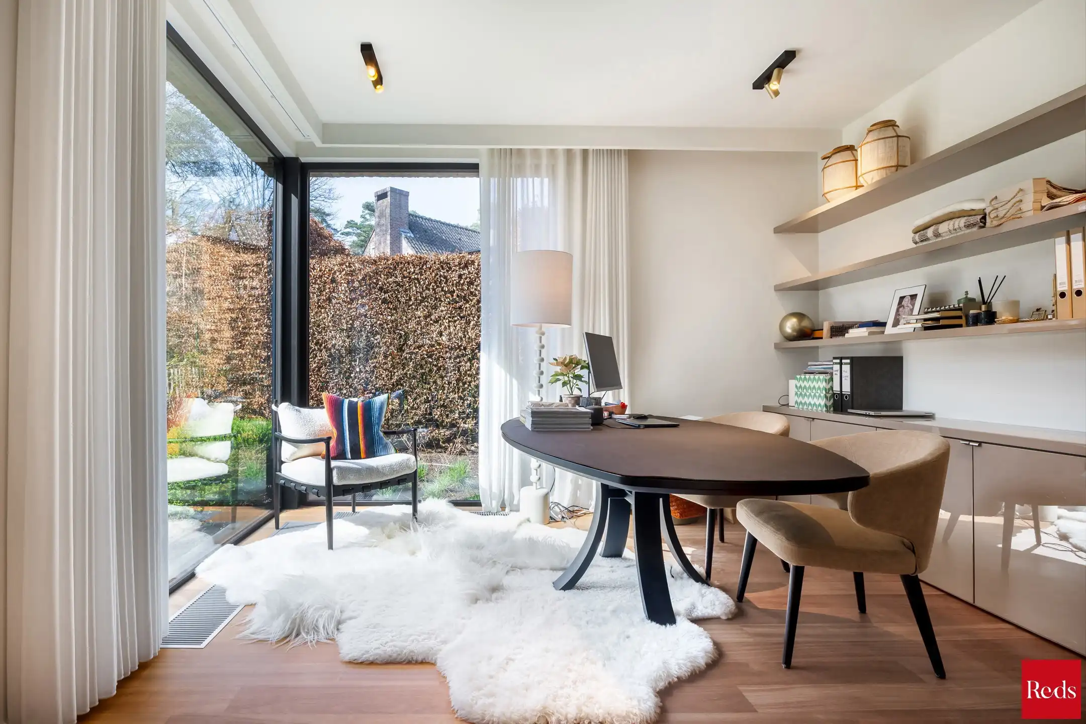 Architectenvilla met zwembad en ZW tuin in Hof Ter Linden foto 9