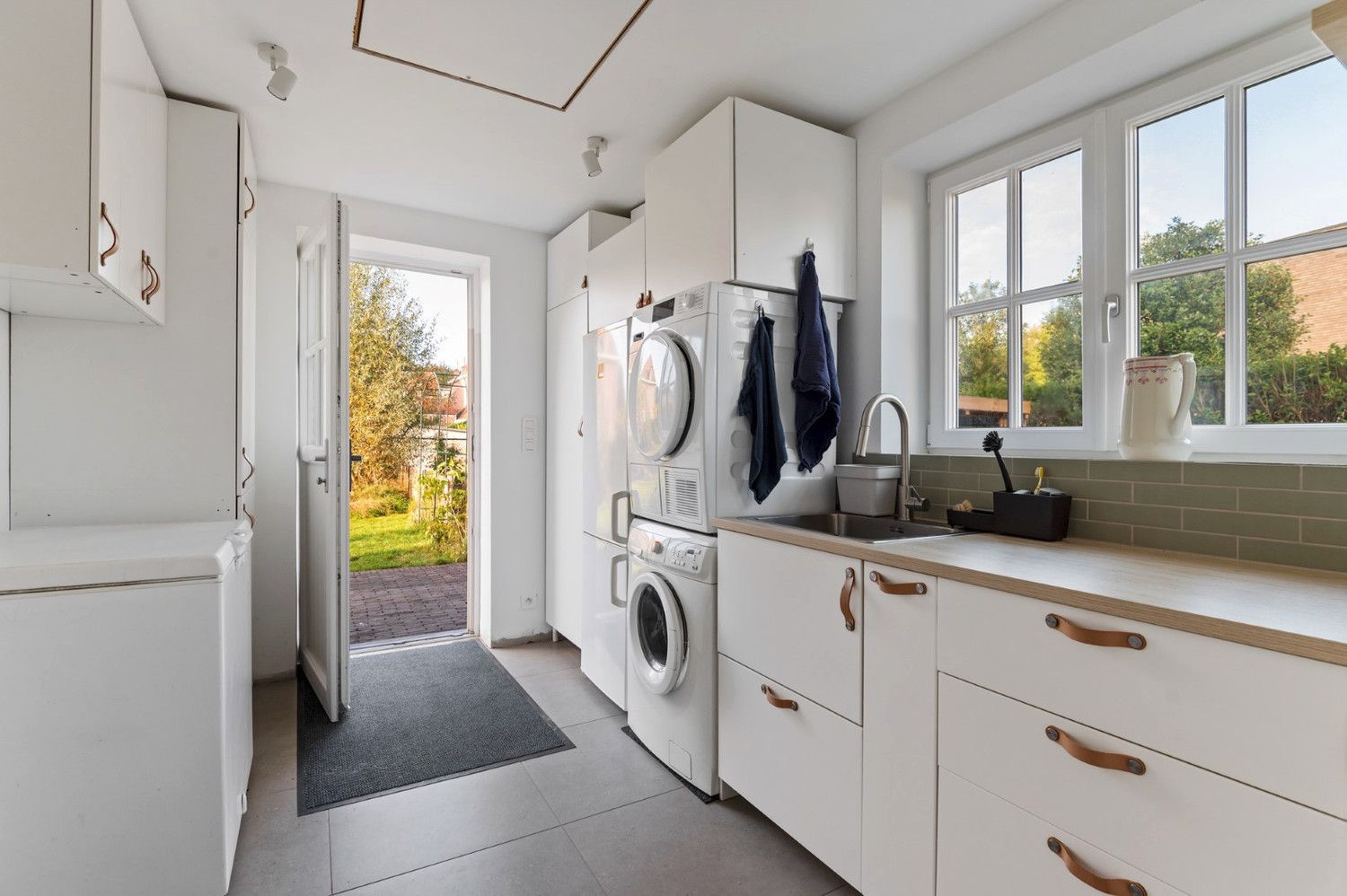 VOLLEDIG GERENOVEERDE WONING OP TOPLOCATIE! foto 11