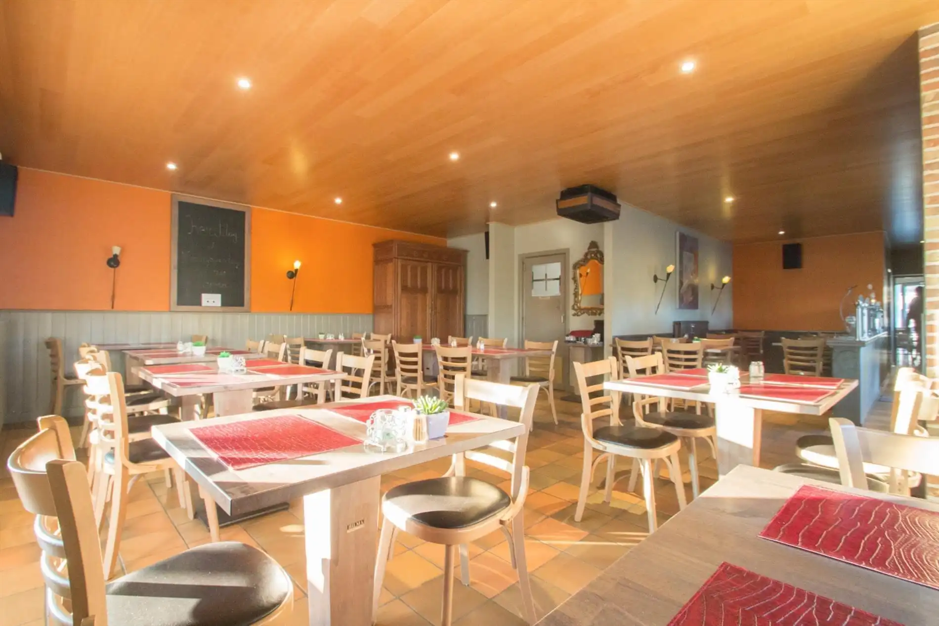 RESTAURANT + WONING MET TUIN EN GARAGE foto 10