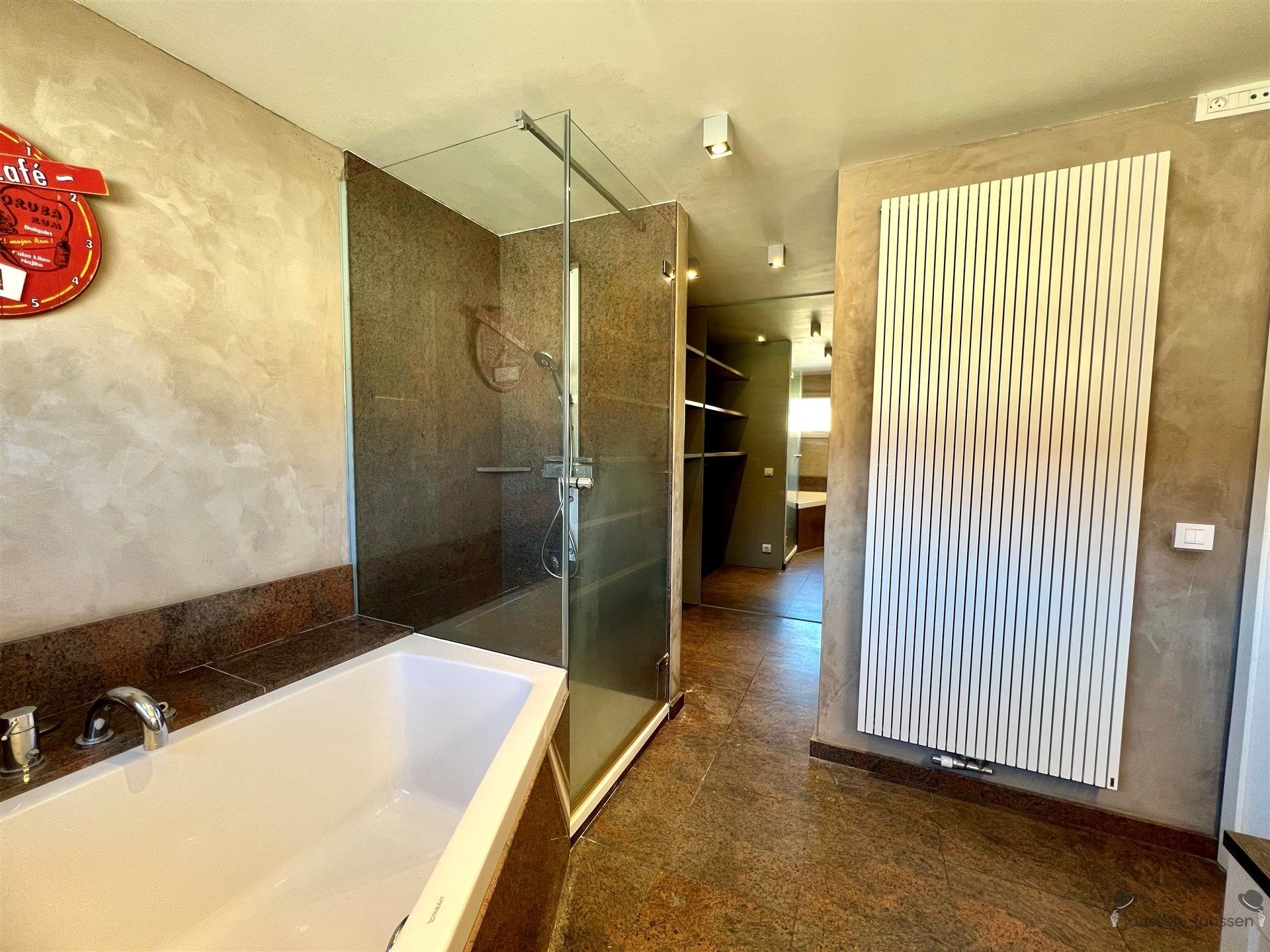 Rijwoning met 3 slaapkamers & tuin foto 11