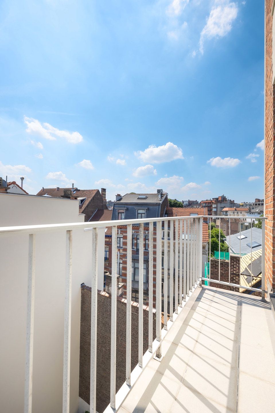 Mooie, zeer lichte studio foto 10