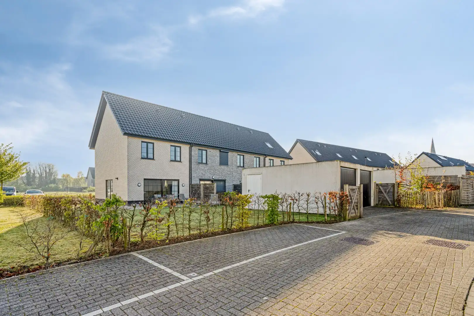 Recente halfopen woning met 4 slaapkamers en garage! foto 21