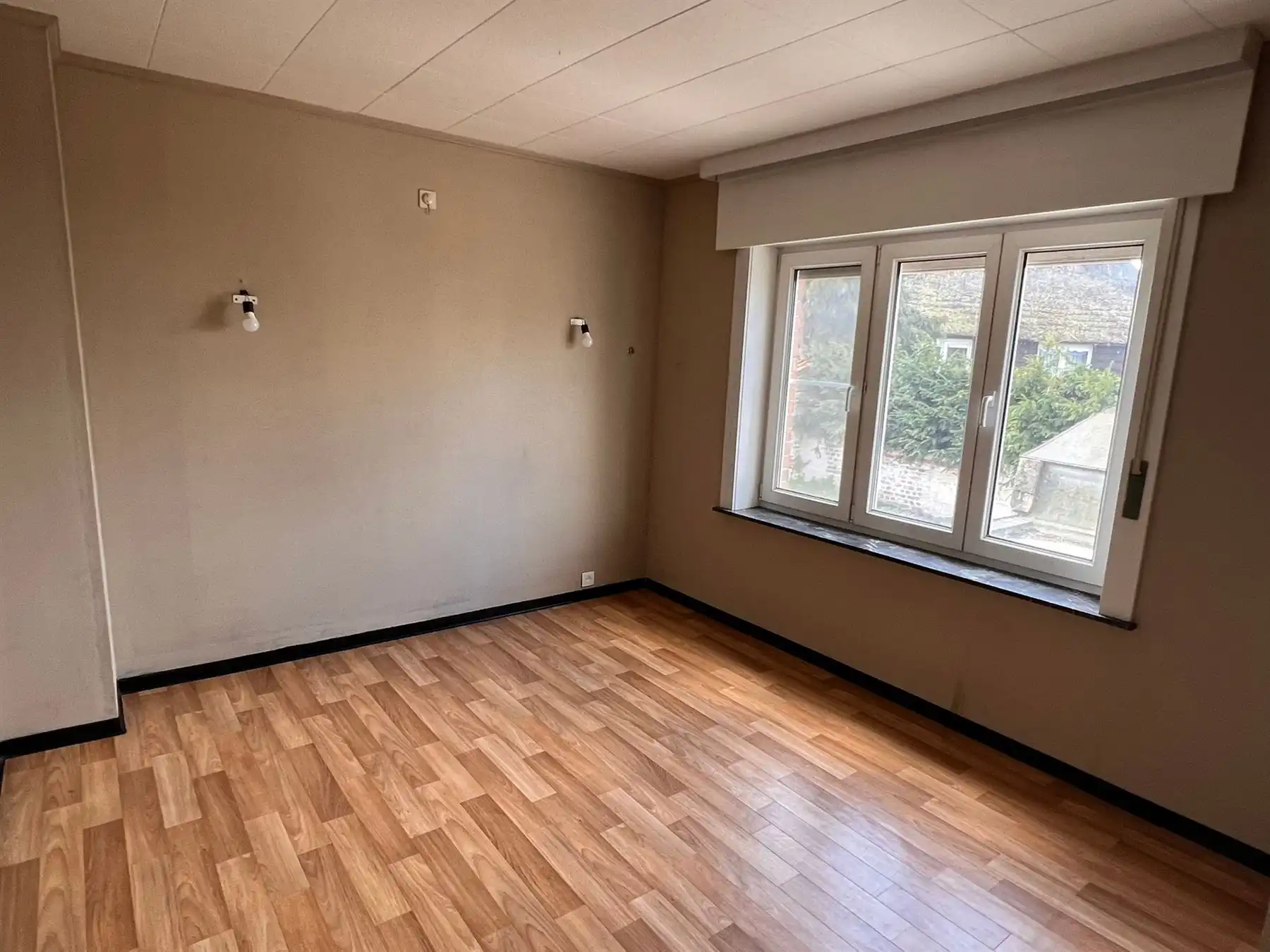 Ruime woning met 5 slaapkamers foto 11