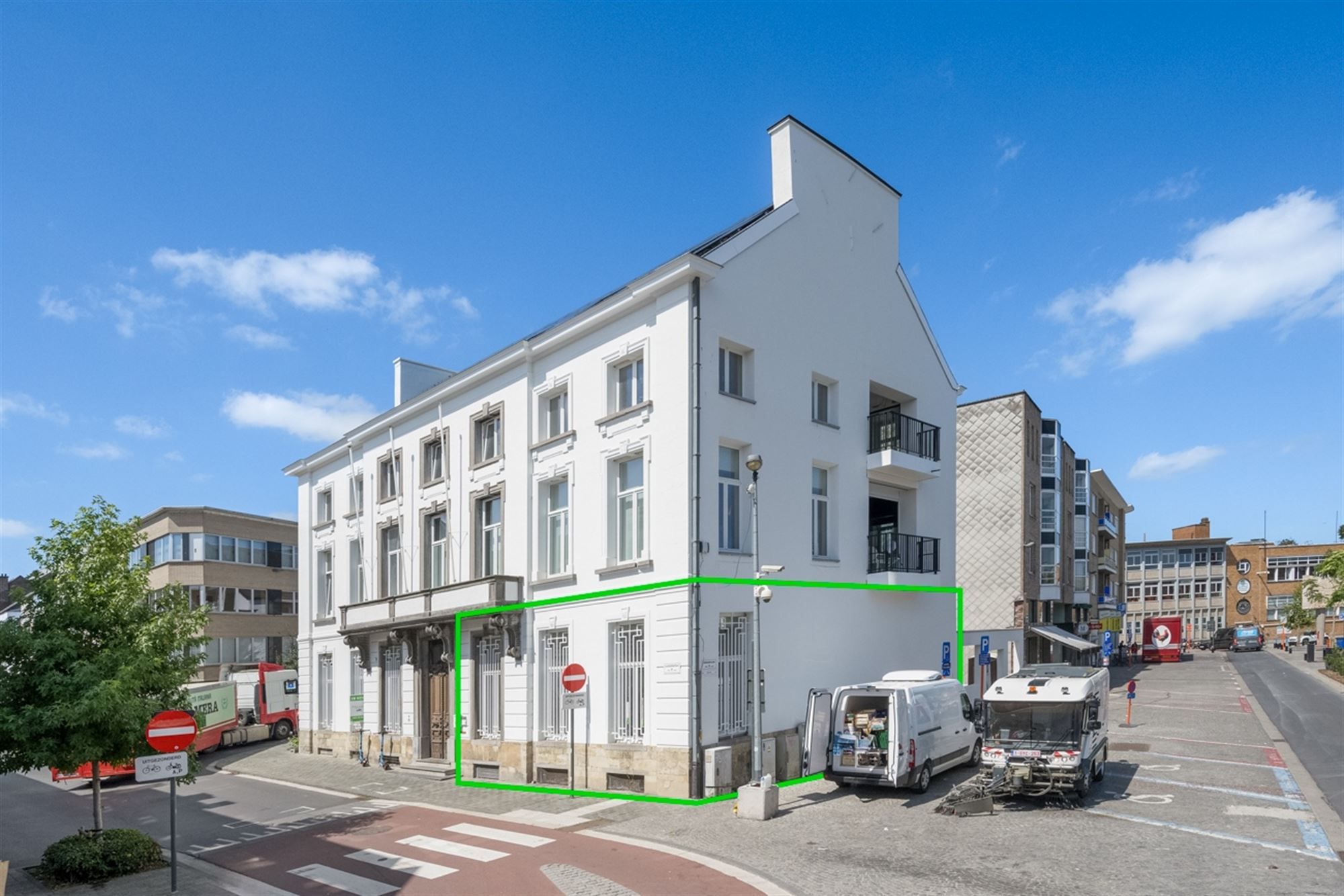 Nieuwbouw appartement op het Vredeplein onder registratierechten!  foto 1