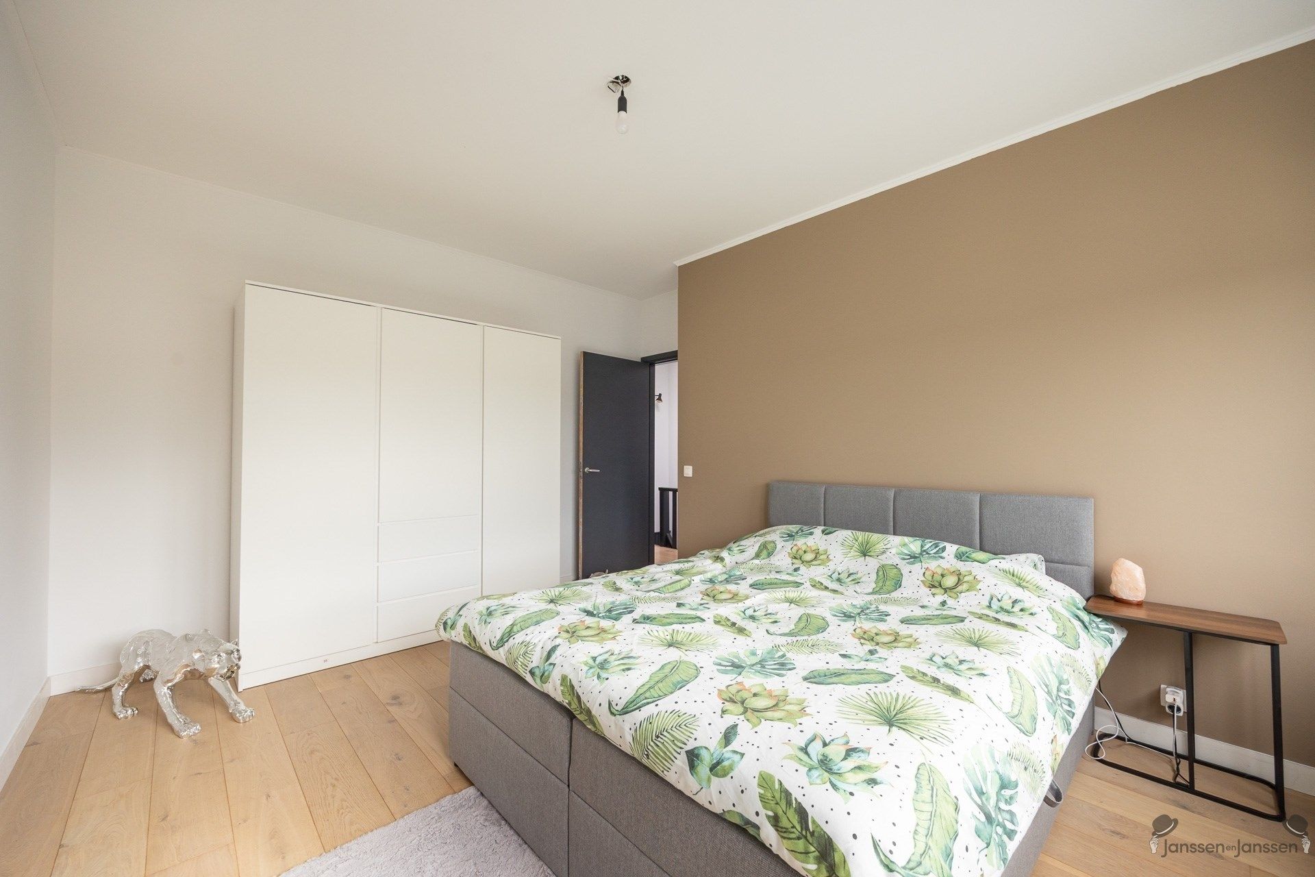 Prachtige en ruime gezinswoning in Stabroek met veel licht en een moderne afwerking. foto 11