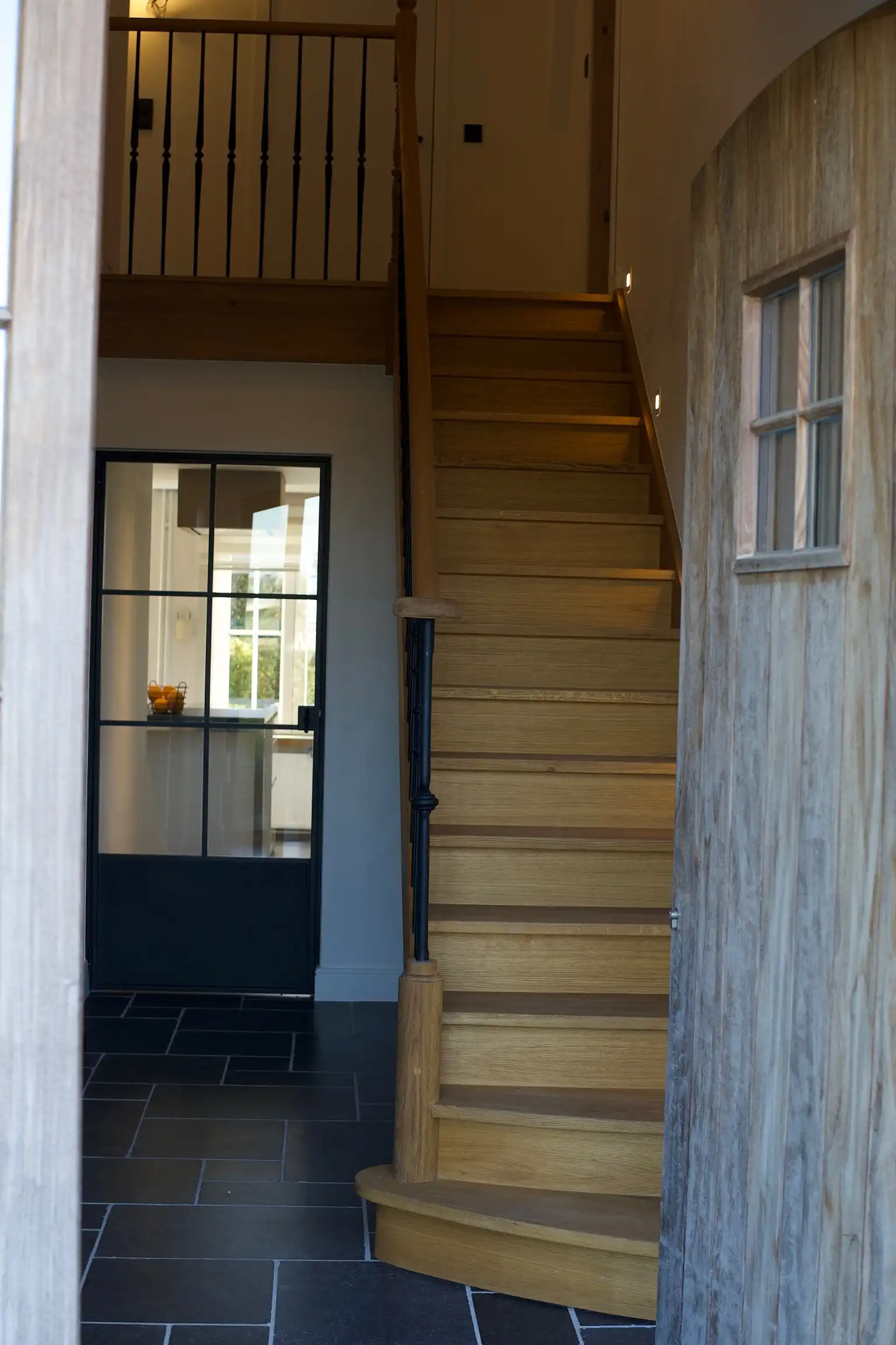 Prachtige landelijke woning met 5 slaapkamers & bijgebouwen foto 3