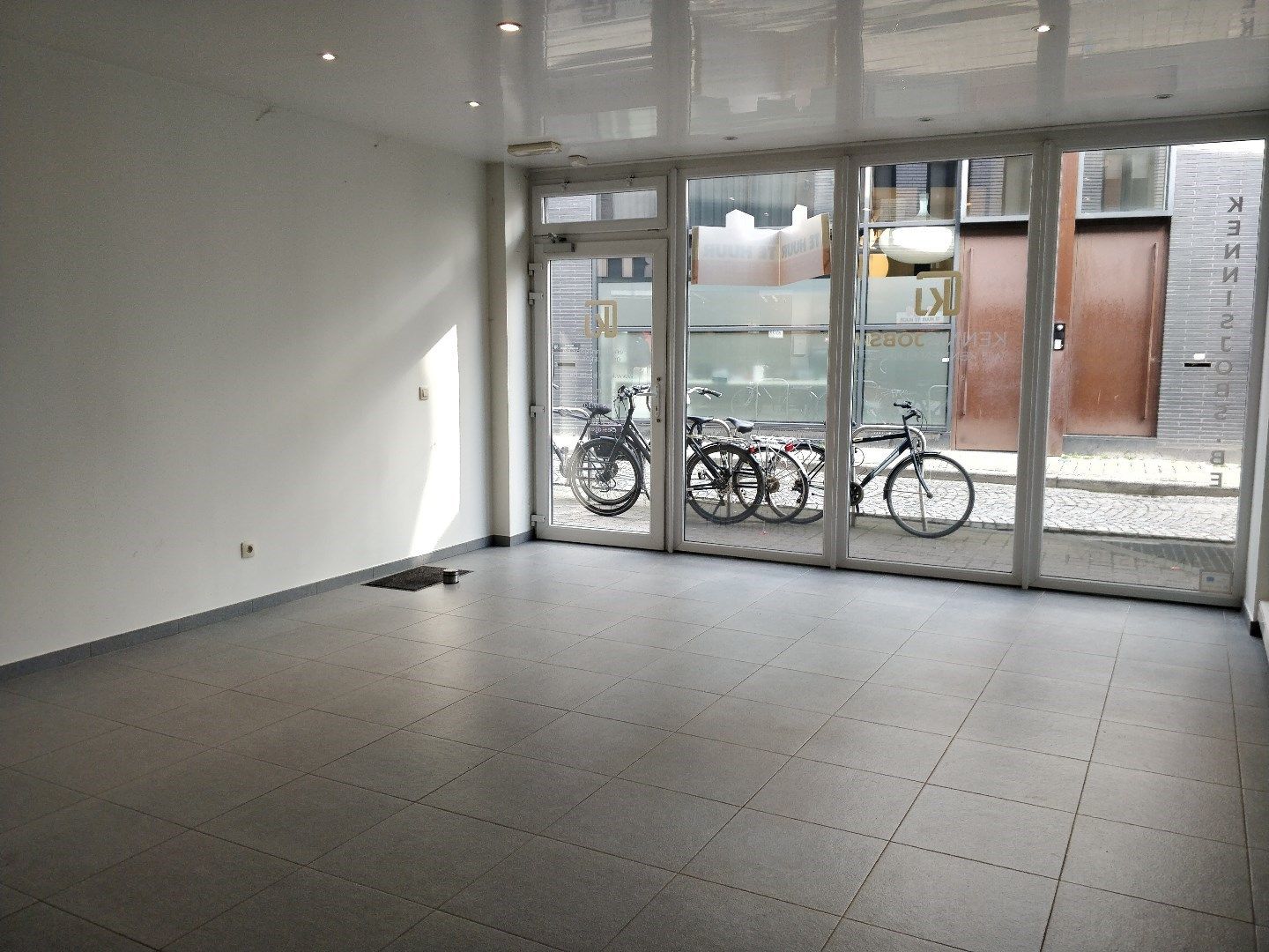 Handelspand gelegen in het centrum van Lokeren foto 3