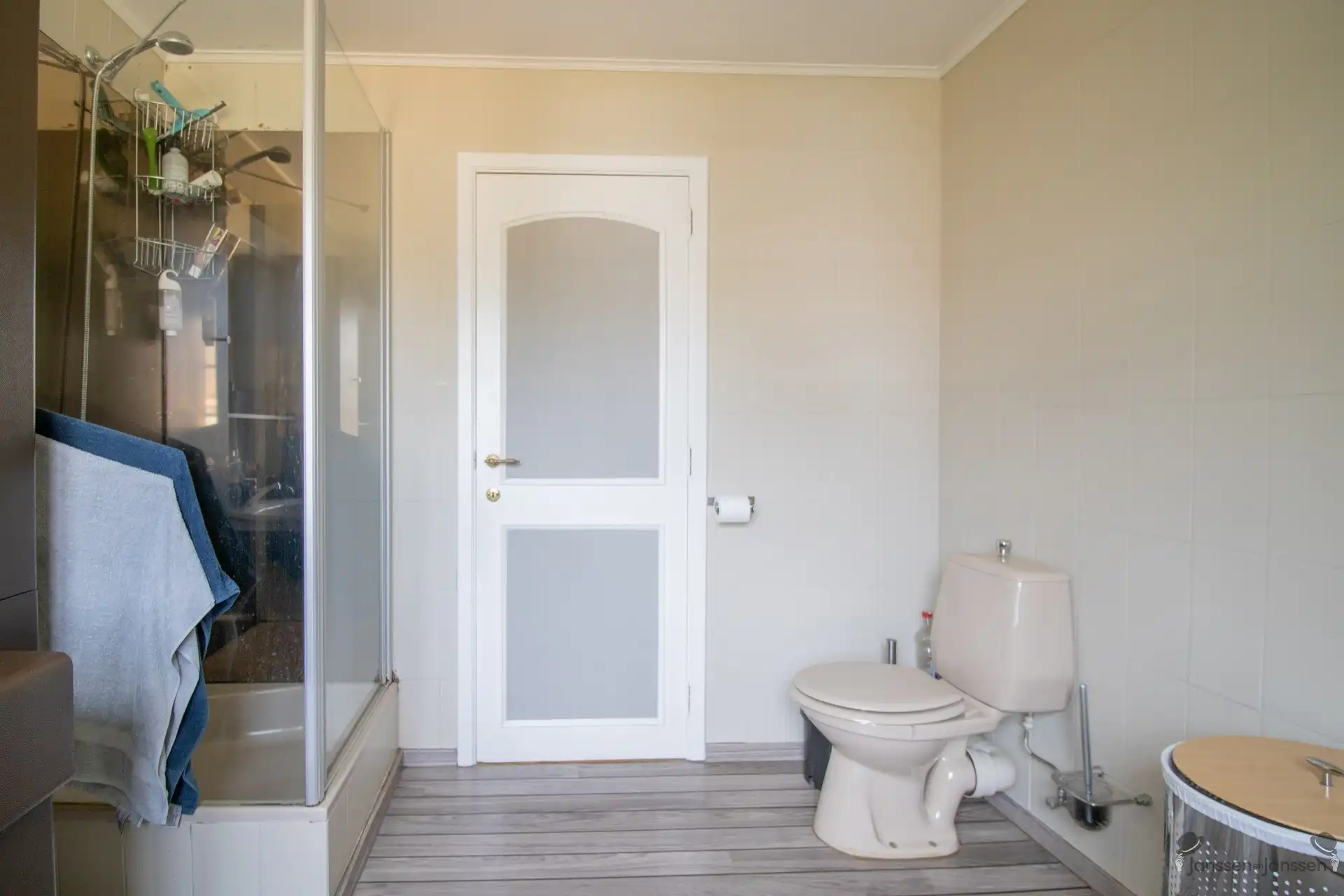 Ruime woning met min. 3 slaapkamers, polyvalente zolderruimte van 60 m² en zwembad foto 15