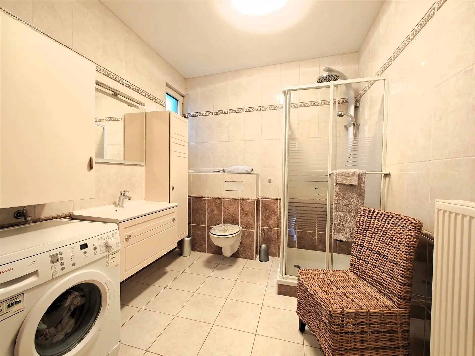 Ruim en karaktervol appartement van 190m² in het charmante Maasdorp Vucht! foto 12