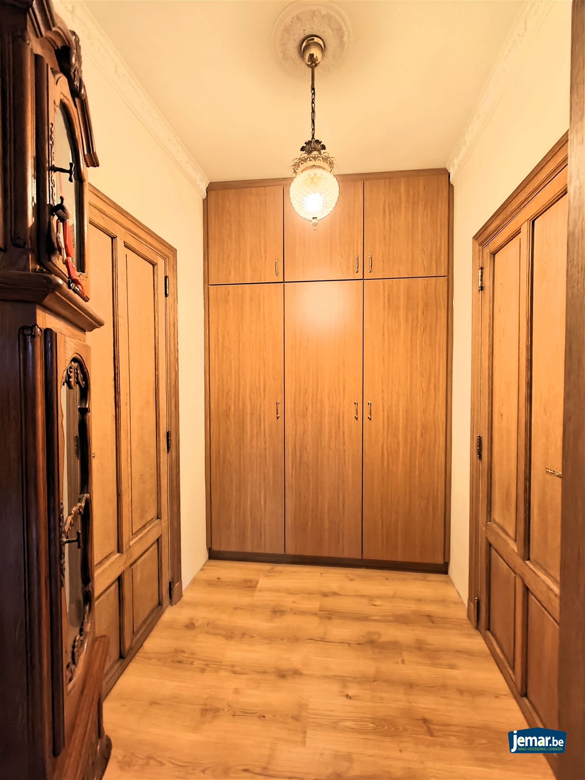 Ruim en karaktervol appartement van 190m² in het charmante Maasdorp Vucht! foto 12