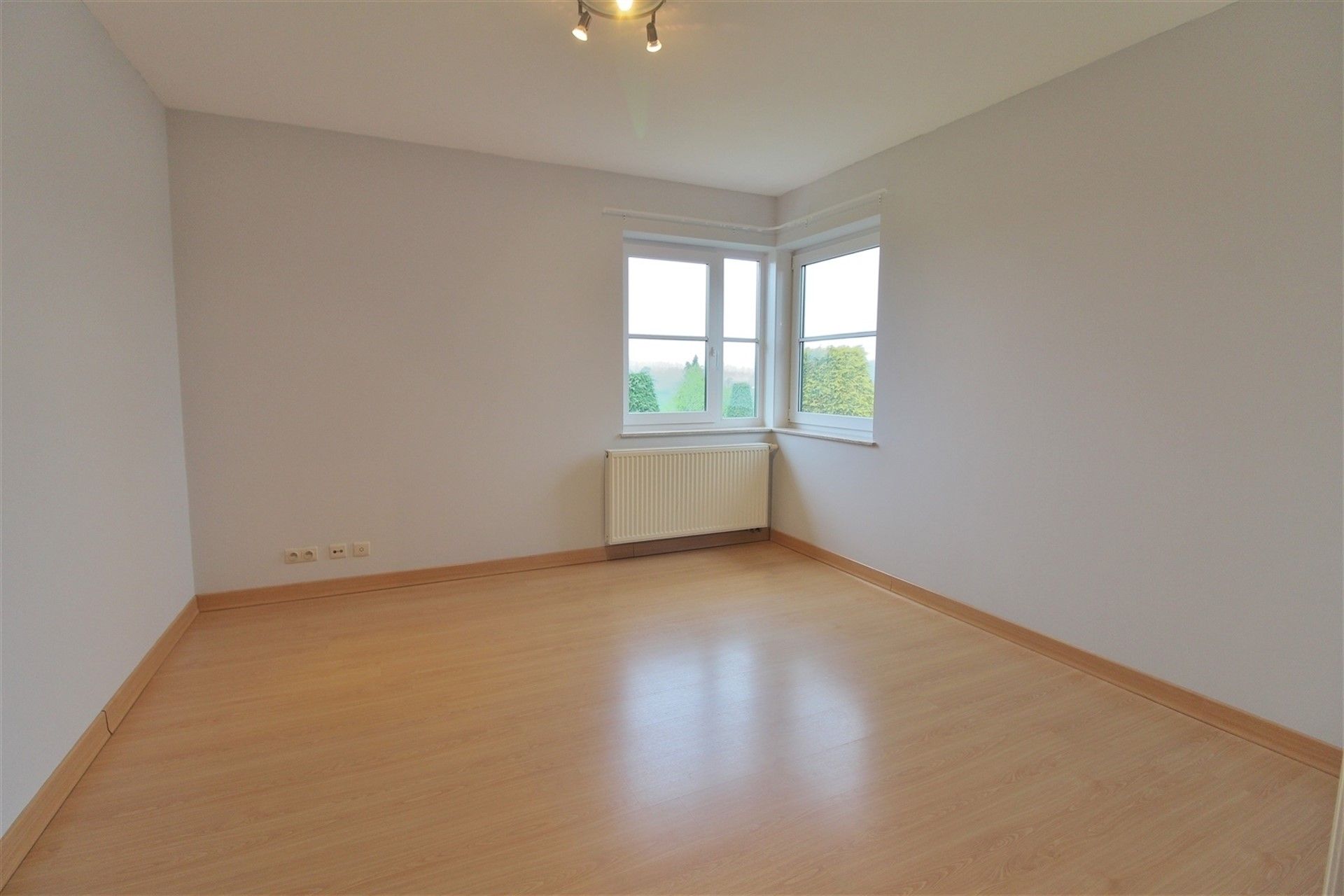 Rustig gelegen villa met ruime tuin foto 18