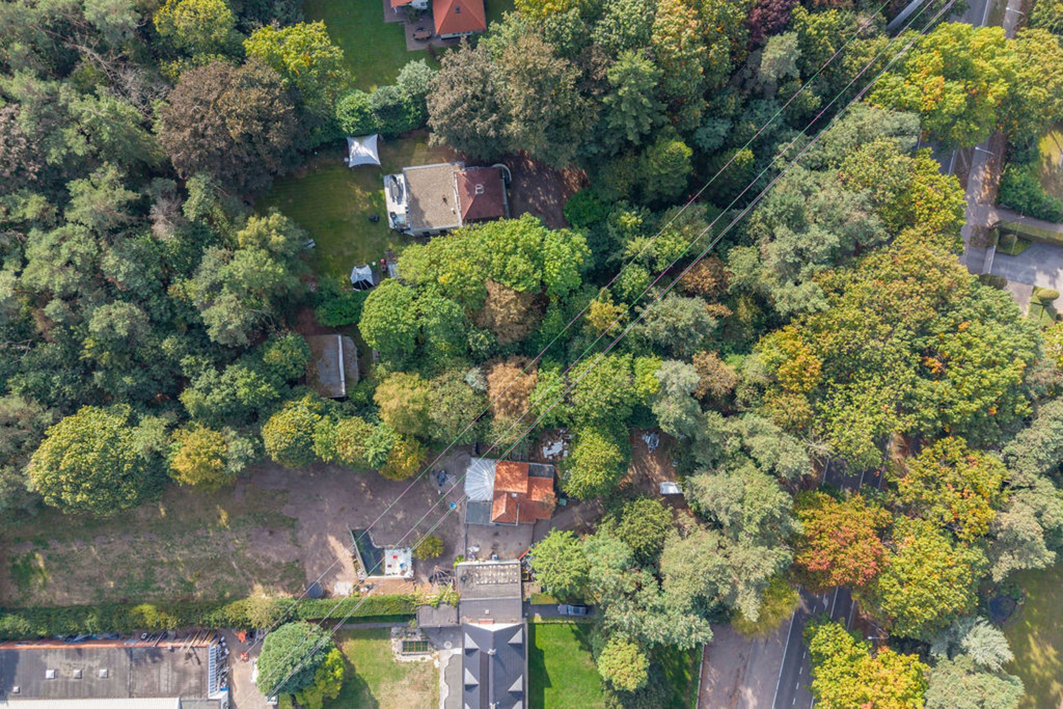 Bouwgrond / grondig te renoveren woning op 6.065m² grond. foto 3