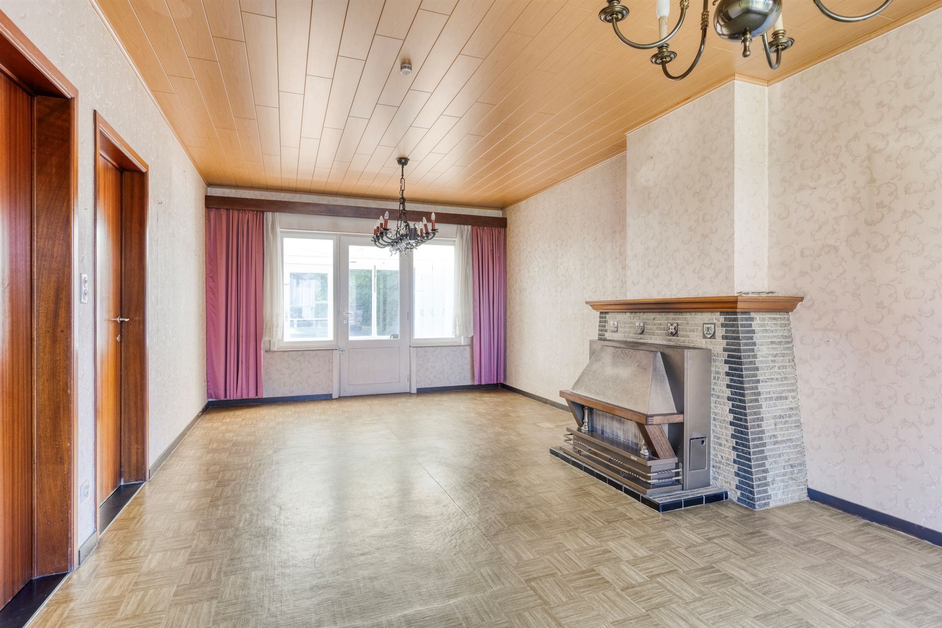 Op te knappen HOB in rustige omgeving foto 4