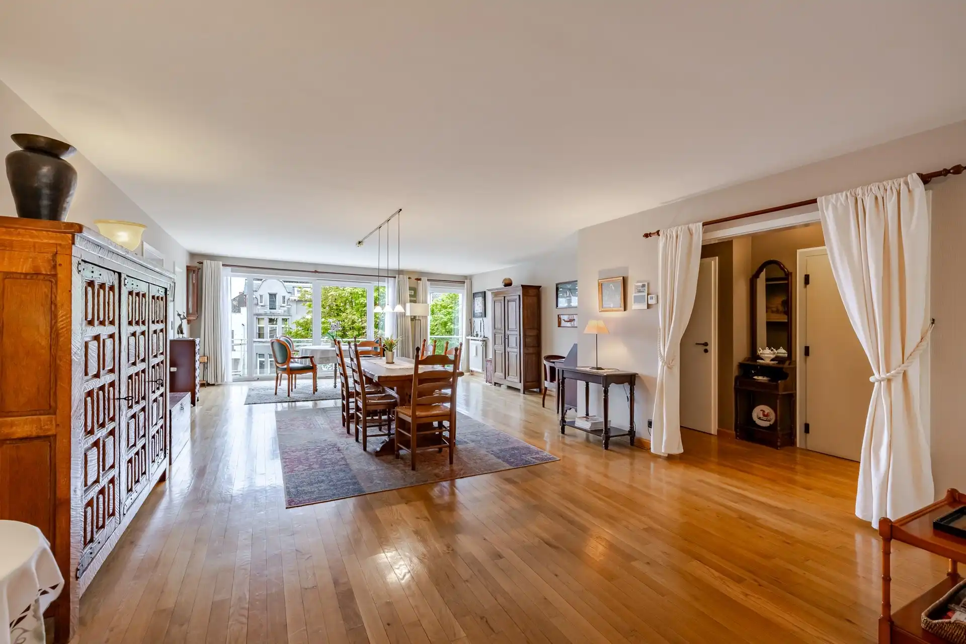 Exclusief en bijzonder ruim appartement van 183 m² met zuidgericht terras en uniek zicht op het groen, op wandelafstand van het stadspark en centrum van Aalst foto 9
