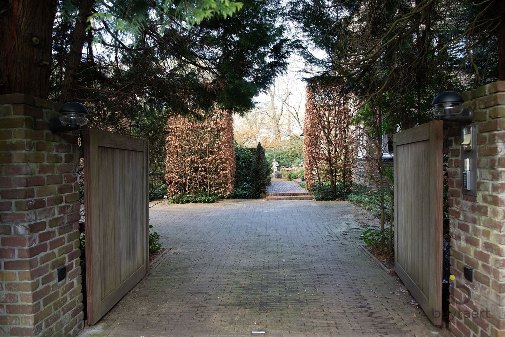 Interbellum villa te "Koningshof" Schoten! foto 3