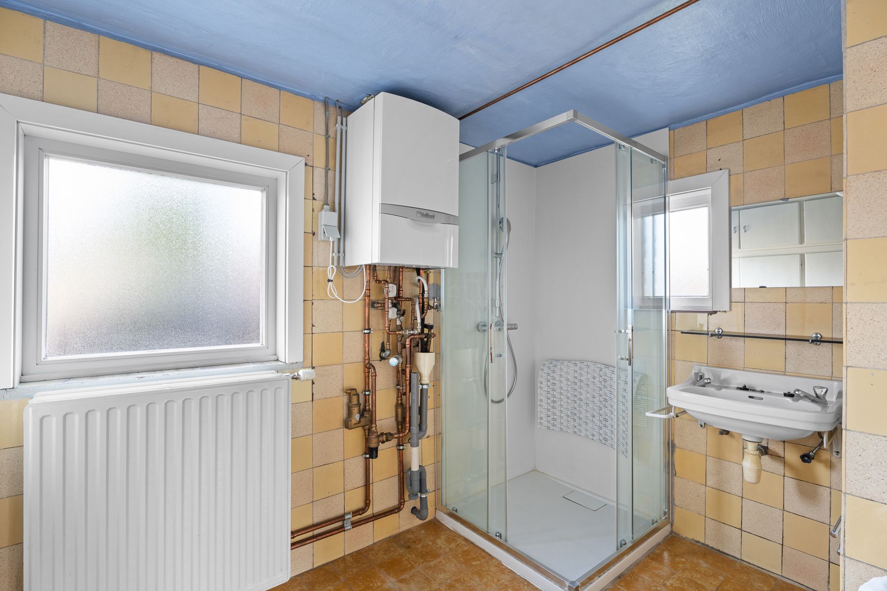 Alleenstaande gezinswoning met tuin en potentieel in Torhout foto 12