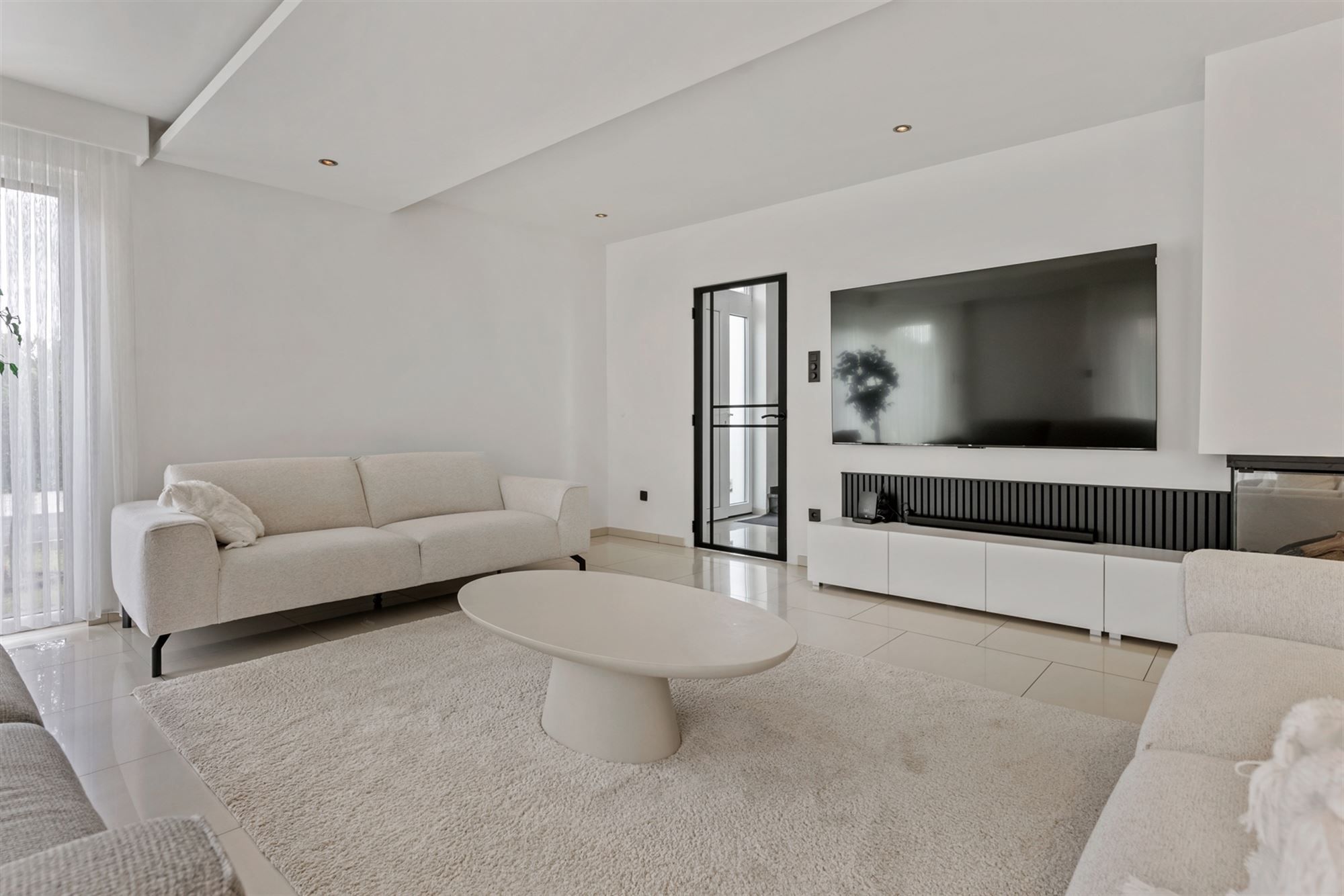 ZEER RUIME WONING MET 5 LAAPKAMERS OP RUSTIGE DOCH CENTRALE LIGGING IN KOERSEL foto 3