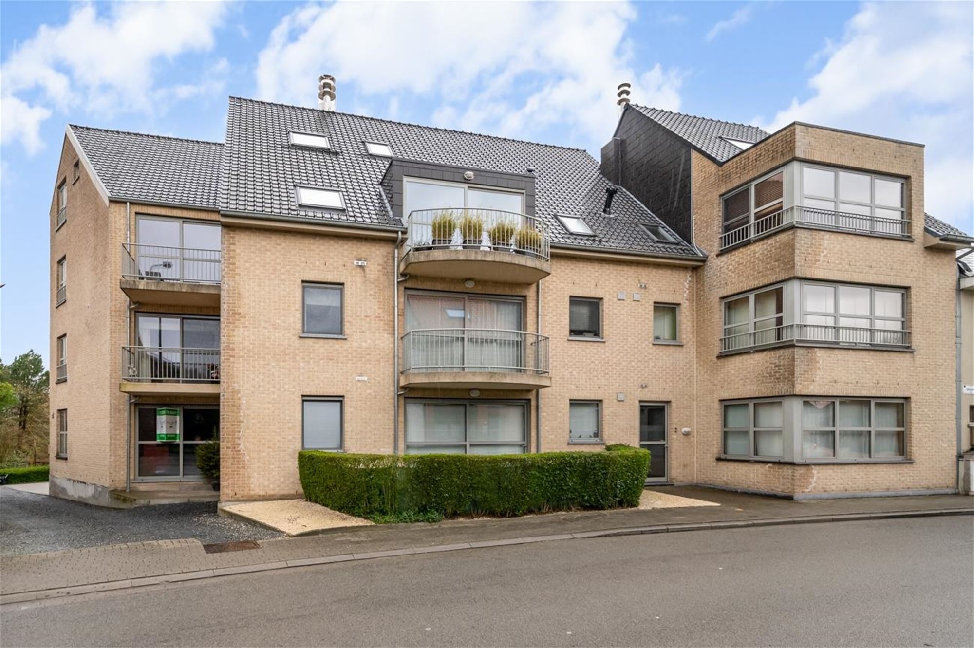 Gelijkvloers appartement met tuin en 2 slaapkamers foto 1