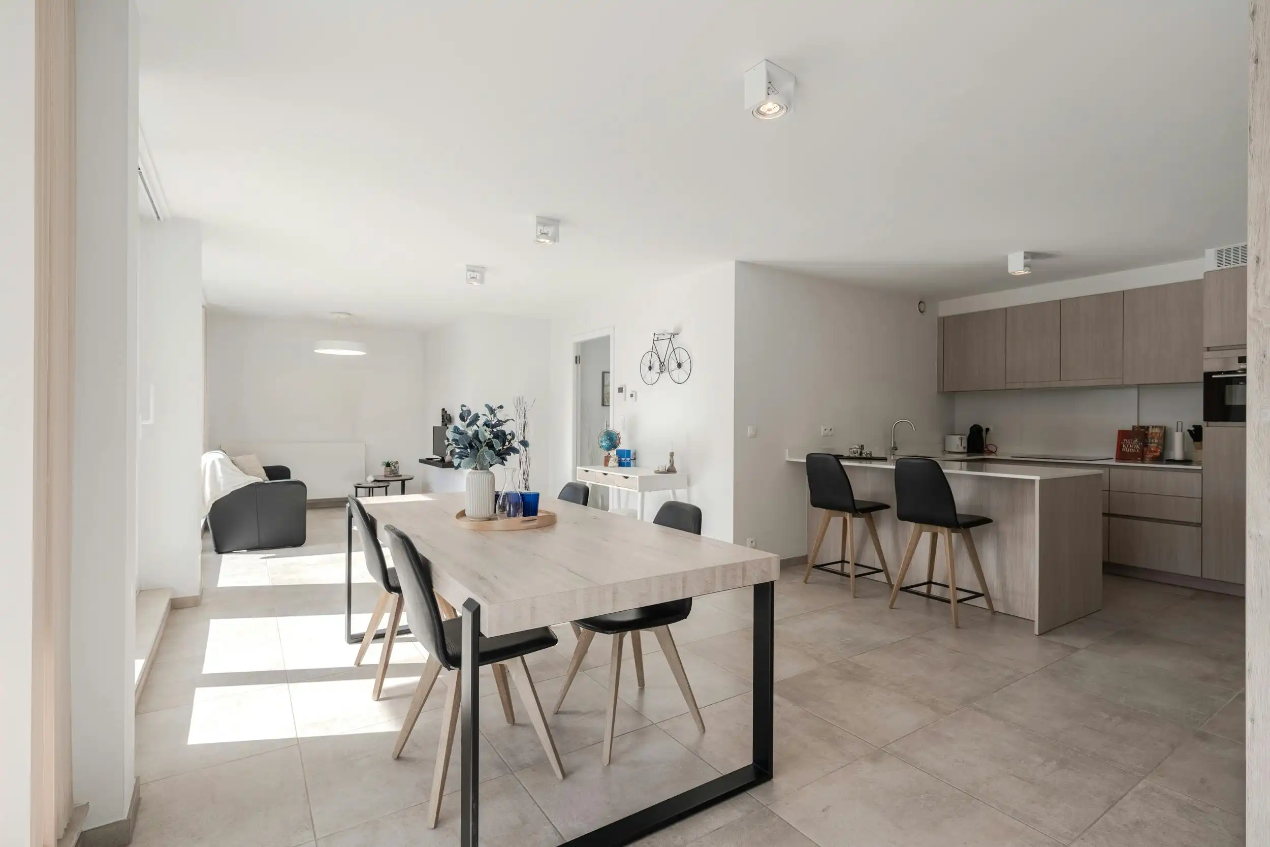 Recent appartement met twee slaapkamers en zonnige tuin foto 2