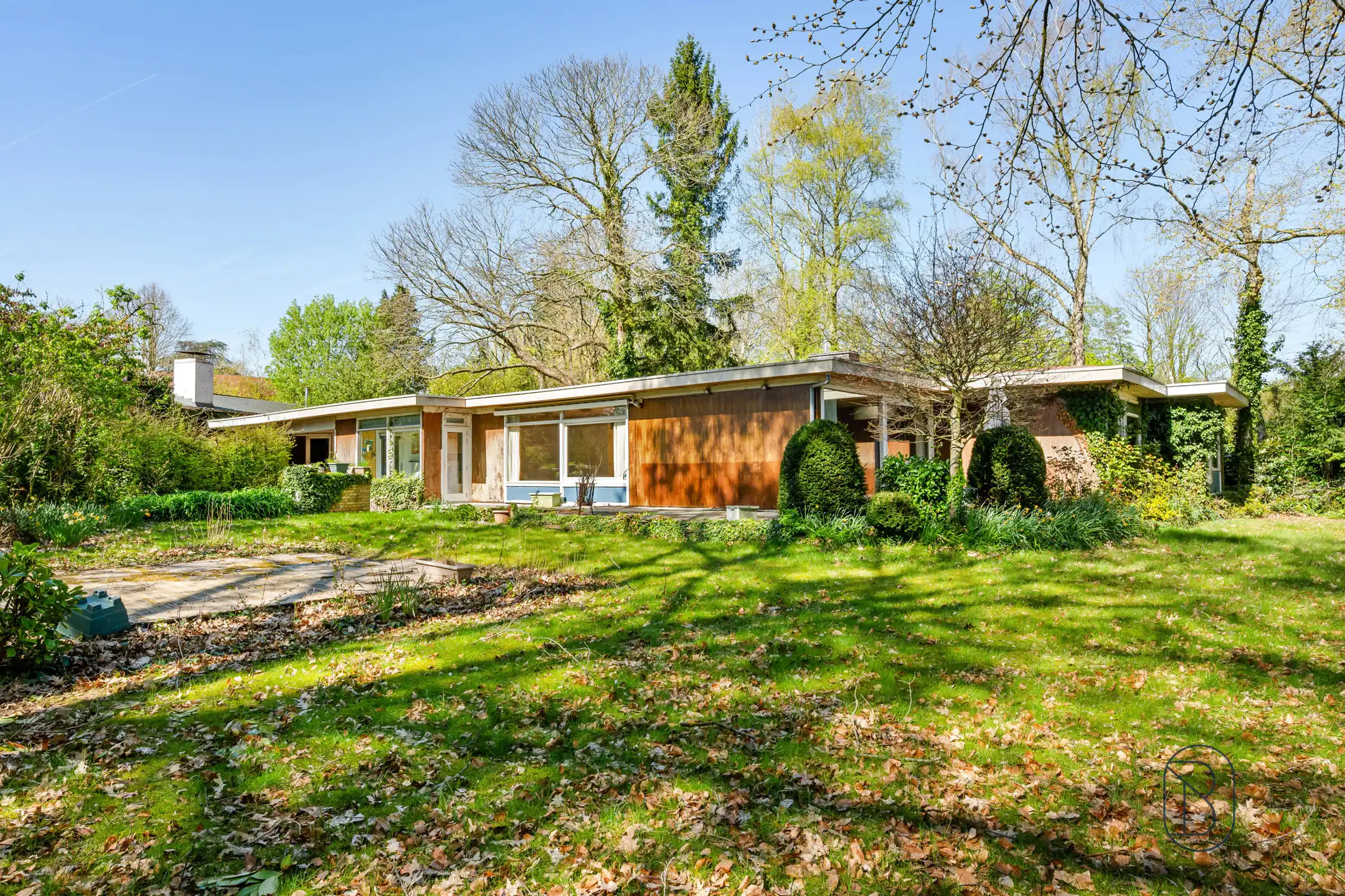 Topgelegen in de Rodenburg: te renoveren/af te breken villa foto 4