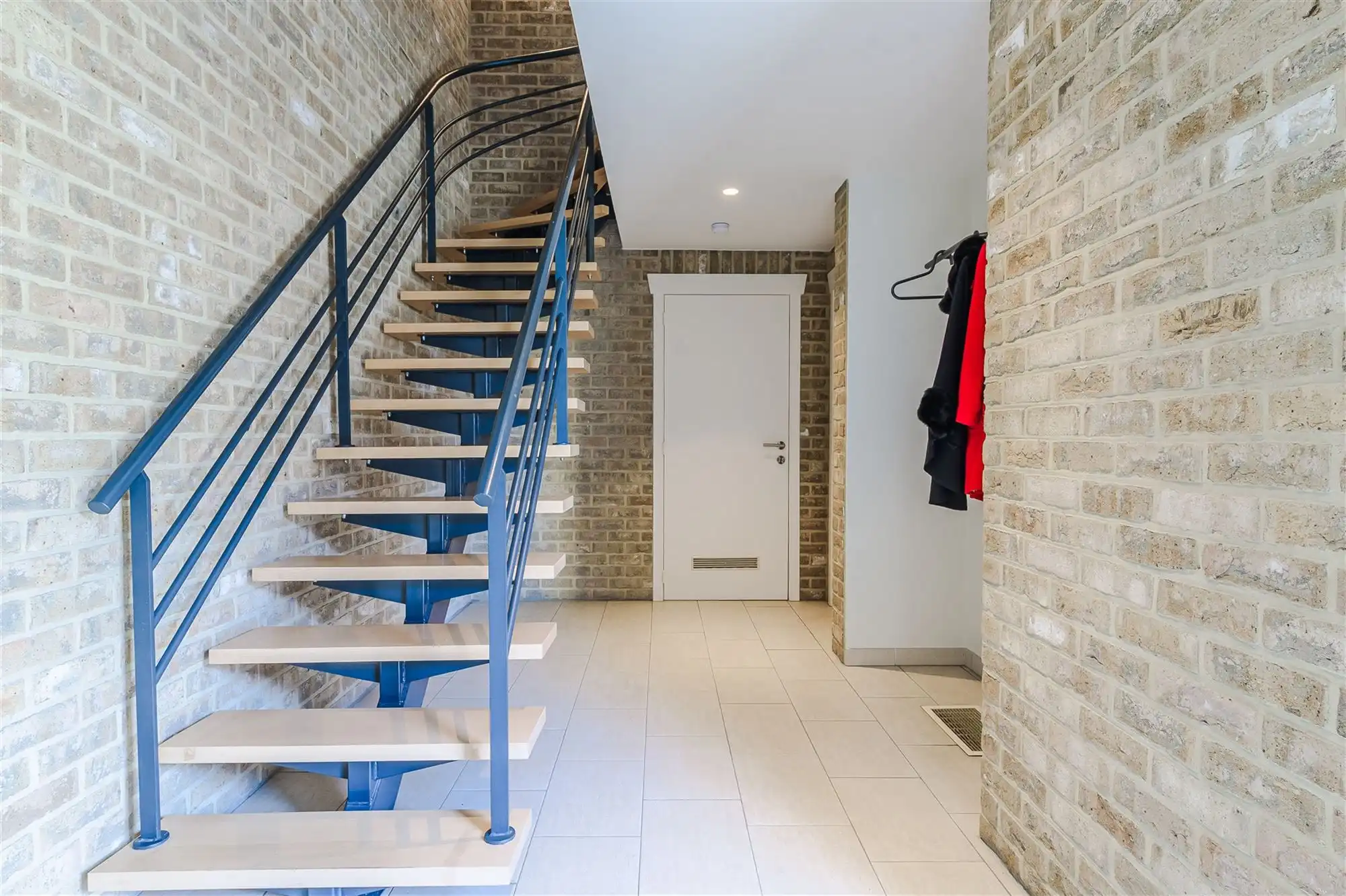 Stijlvolle bel-etagewoning met zonnige tuin foto 2