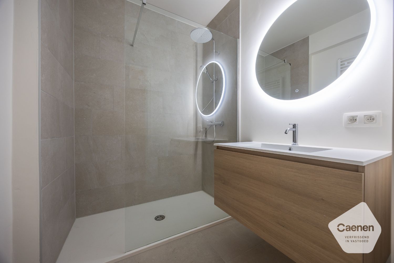 Gerenoveerd twee slaapkamer appartement op centrale ligging foto 12