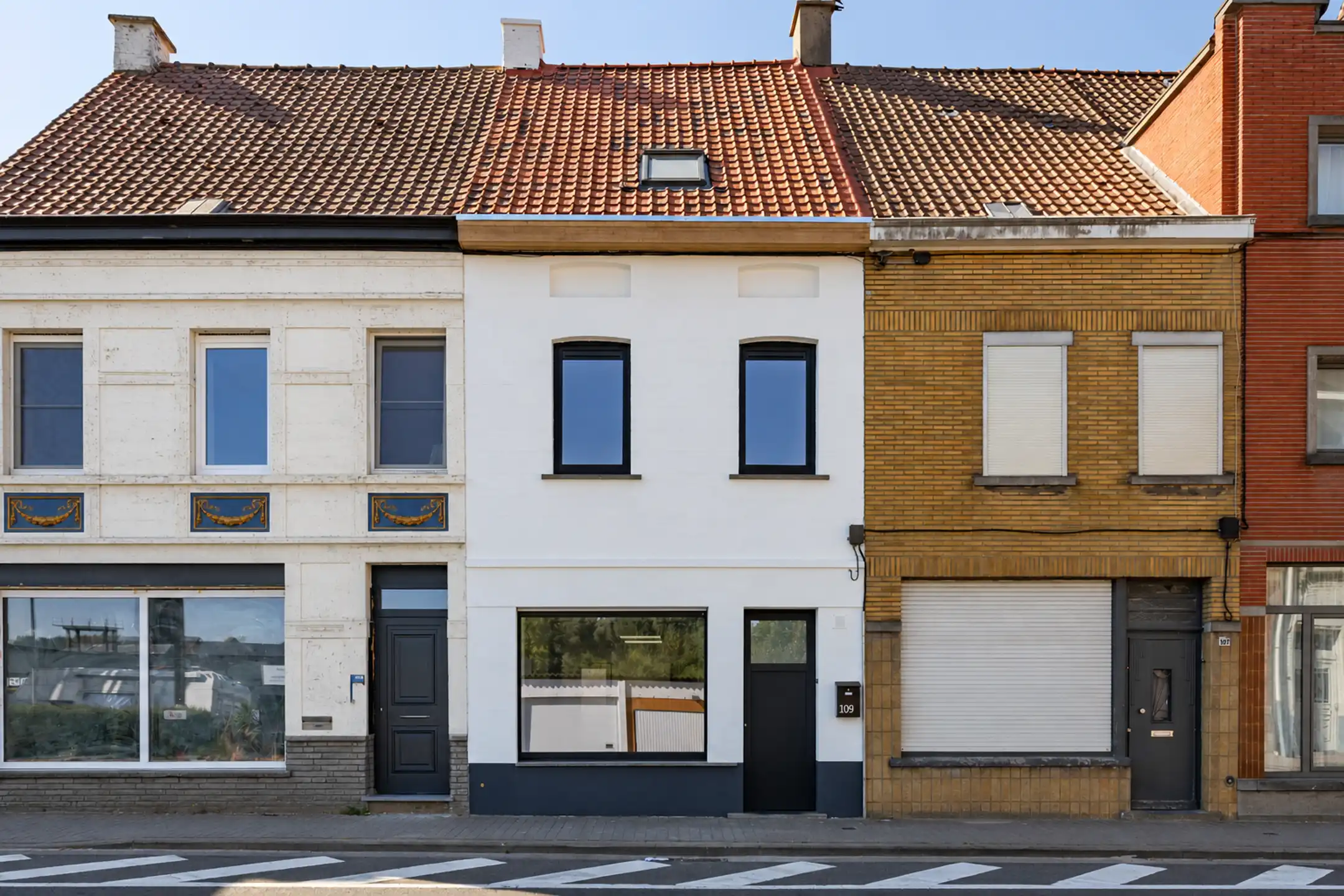 Volledige gerenoveerde, energetische woning met stadskoer! foto 2