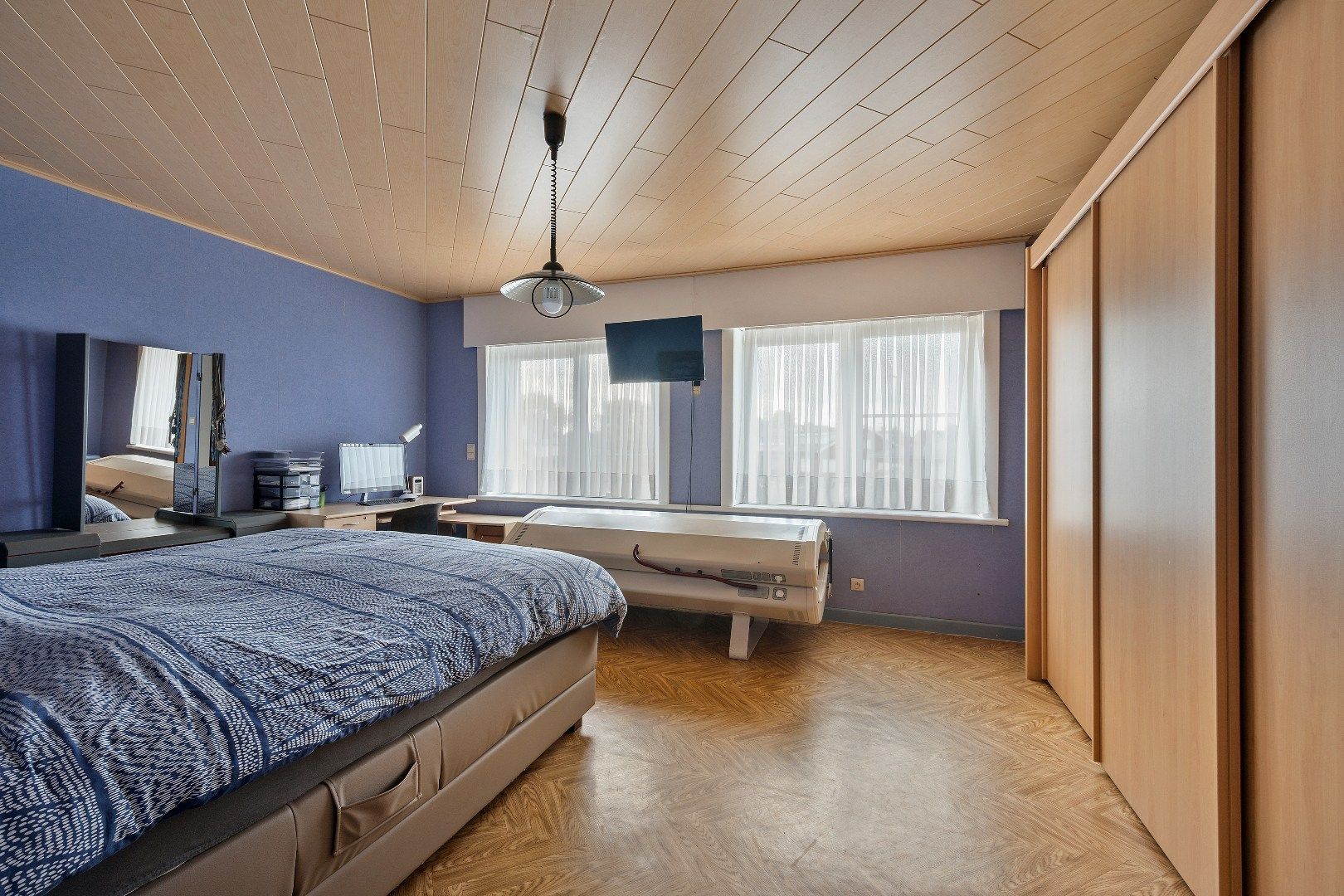 COMMERCIËLE HANDELSWOONST MET 3 SLPKS, GROTE GARAGE EN GUNSTIG EPC foto 17