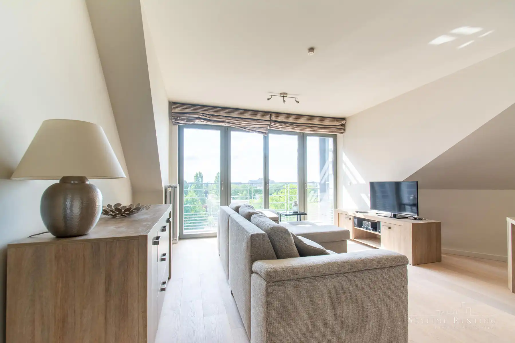 LICHTRIJK - Prachtig gemeubeld 3 slpk appartement (NATO) foto 3