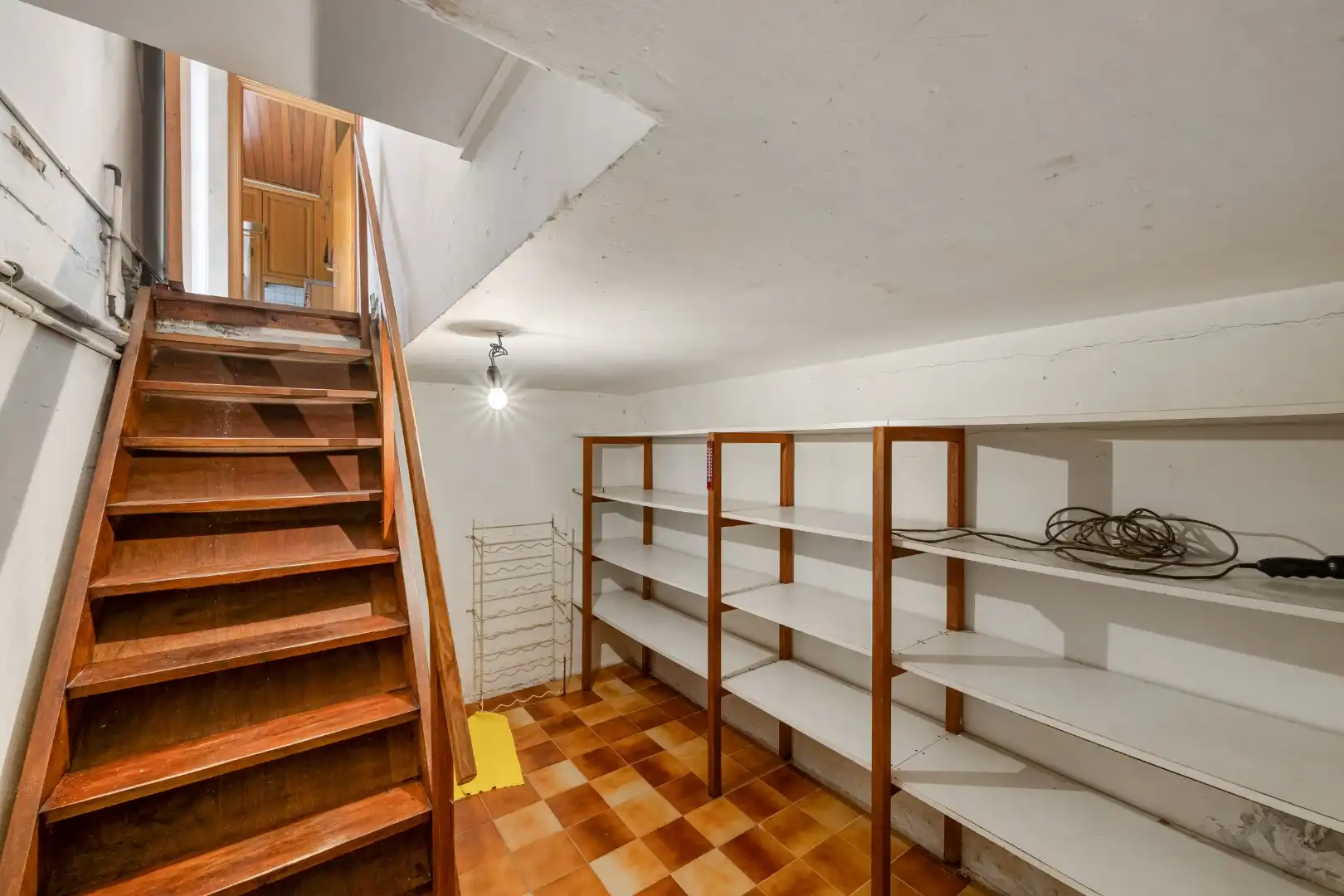 Ruime halfopen woning met 4 slaapkamers, zonnige tuin en garage met oprit in Dadizele foto 16