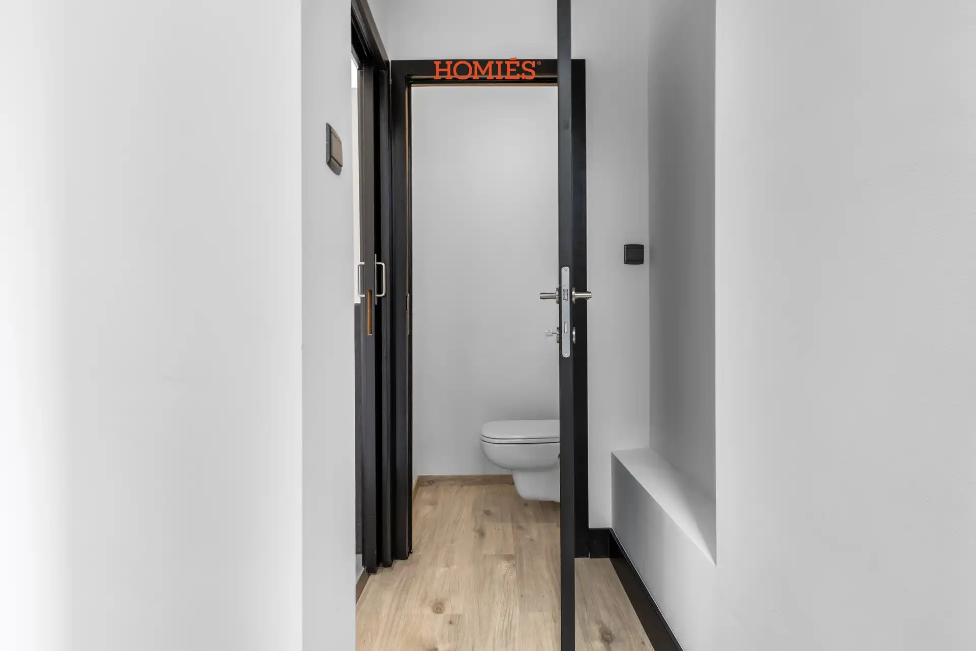 Gerenoveerde centrumwoning met 5 slaapkamers en staanplaats! foto 17