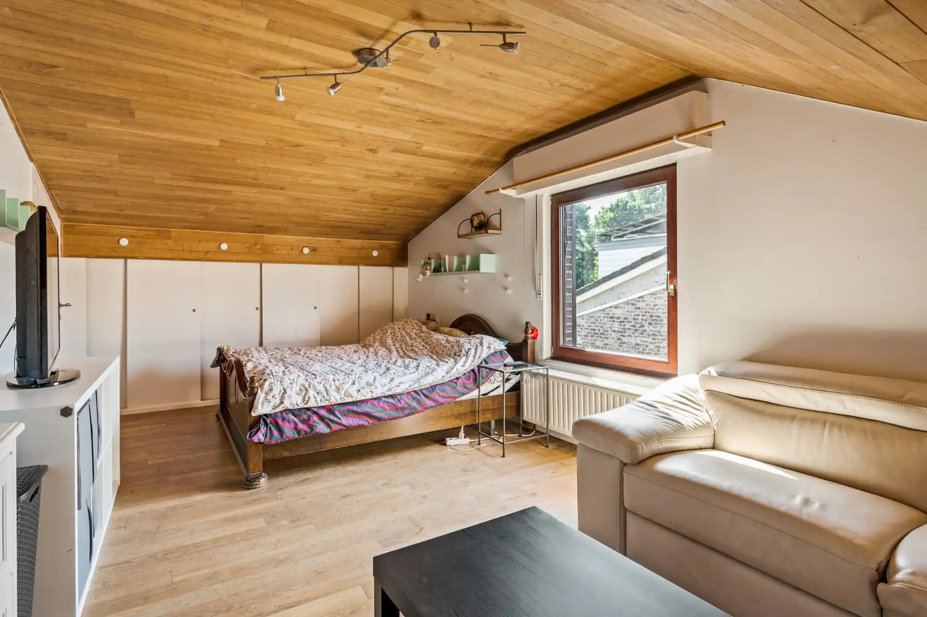 Charmante woning op zonnig perceel foto 17