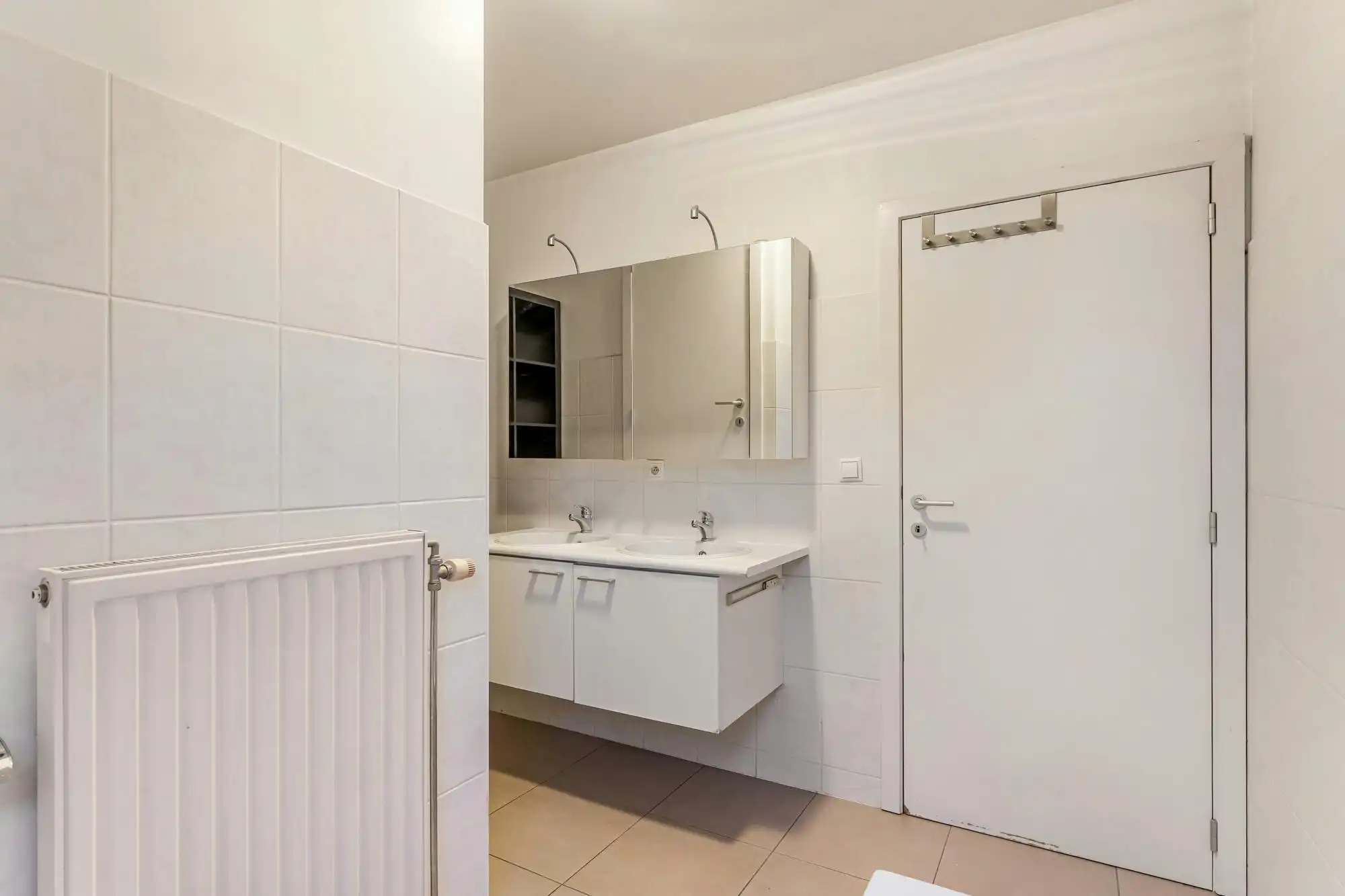 Lichtrijk & instapklaar duplex-appartement nabij Genk-Centrum foto 11