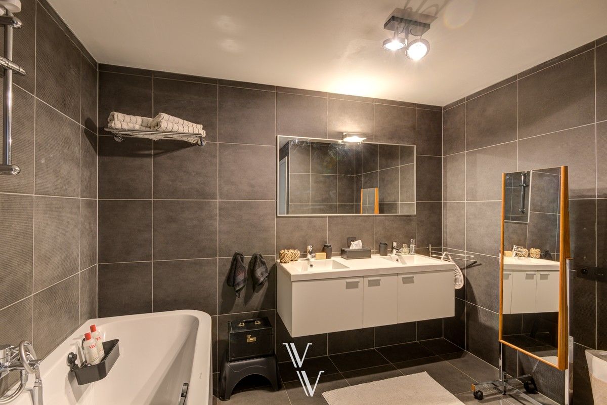 Mooi instapklaar appartement met tuin en parking foto 11