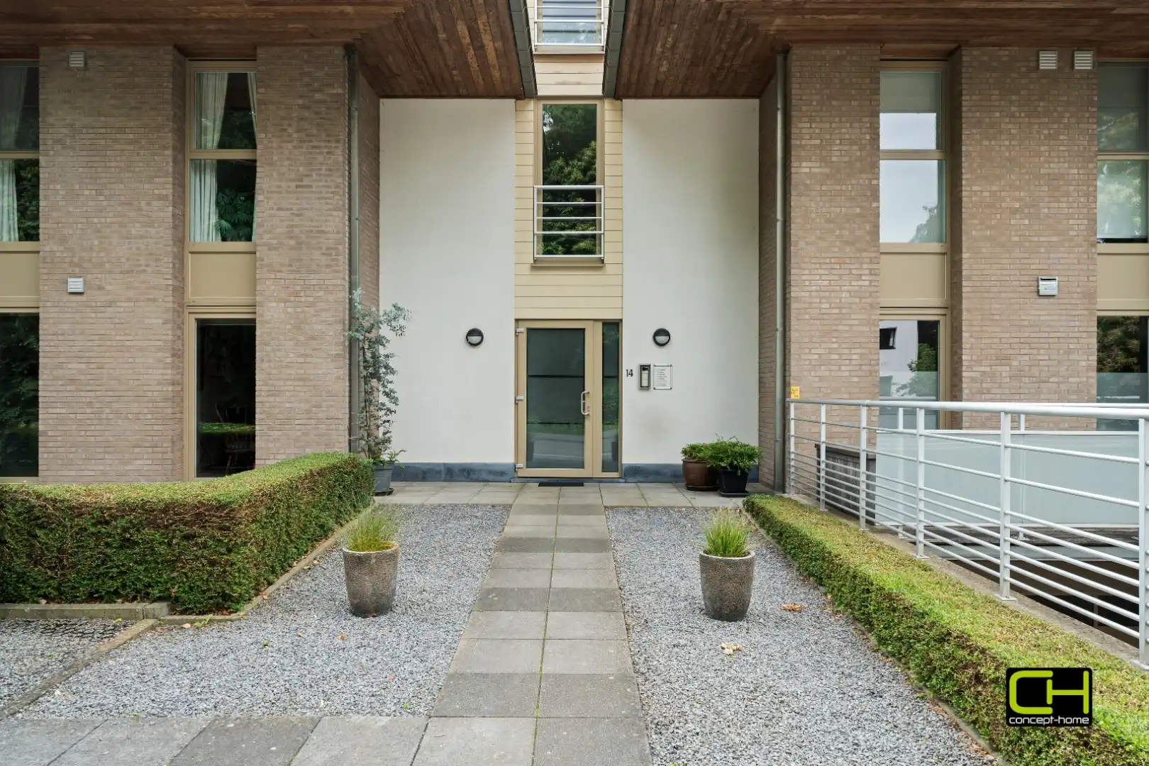 Gelijkvloers energiezuinig appartement met privé tuin en twee slaapkamers foto 10