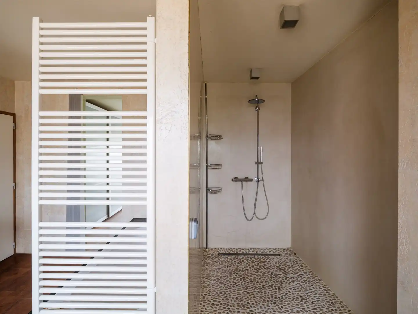 Instapklare woning met overvloedig licht en prachtige tuin foto 13