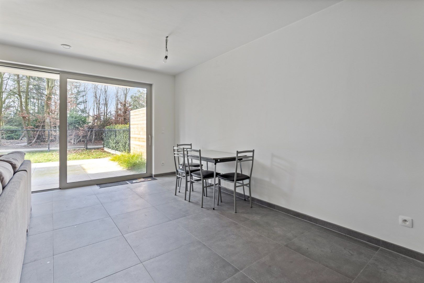 Recent appartement met 1 slpk en gezellig tuintje op wandelafstand van het centrum !  foto 5