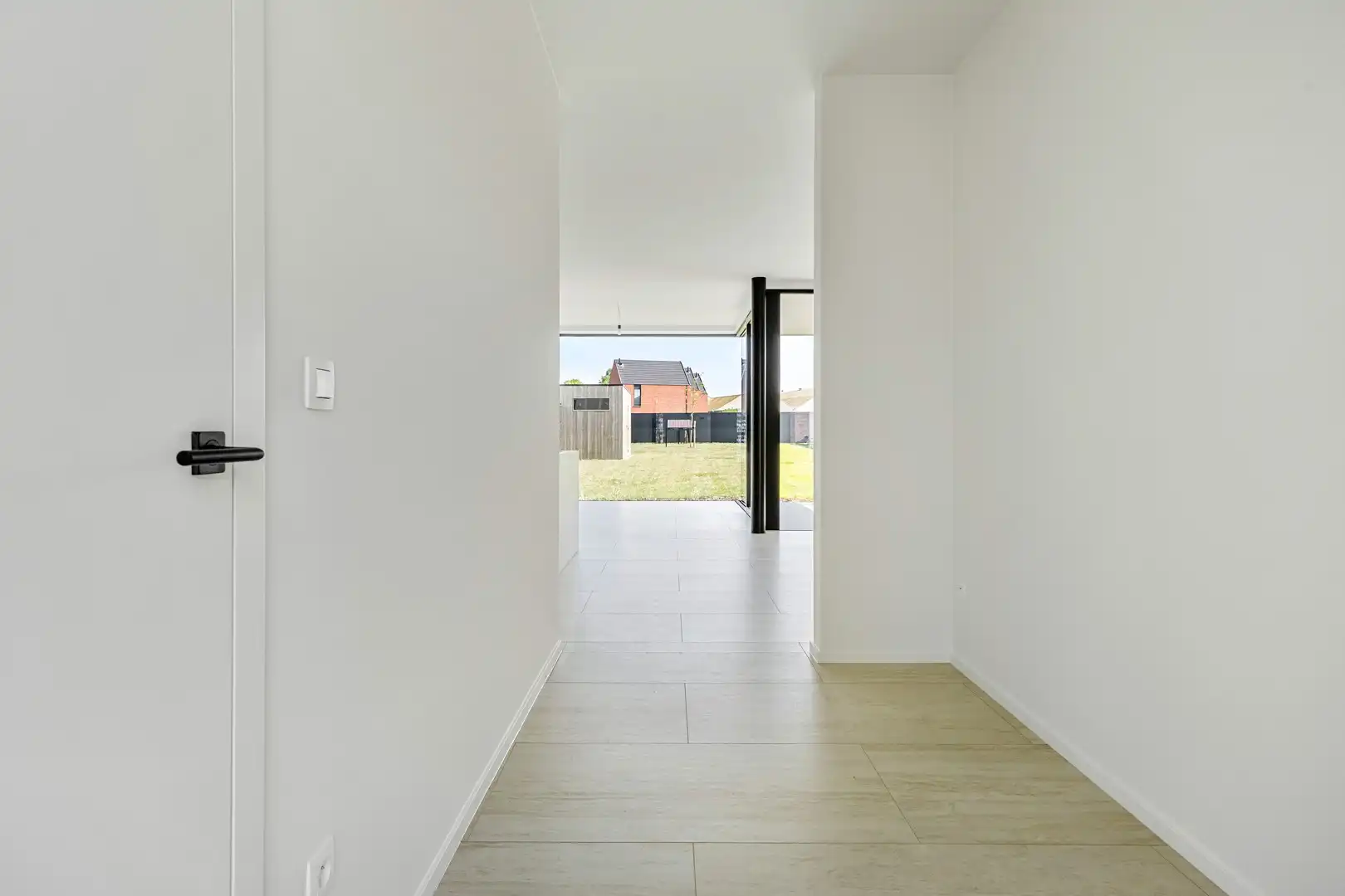 Moderne nieuwbouwwoning met hoogwaardige afwerking in Sint-Truiden (Wilderen).  Aankoop aan 6% btw mogelijk onder voorwaarden. foto 15