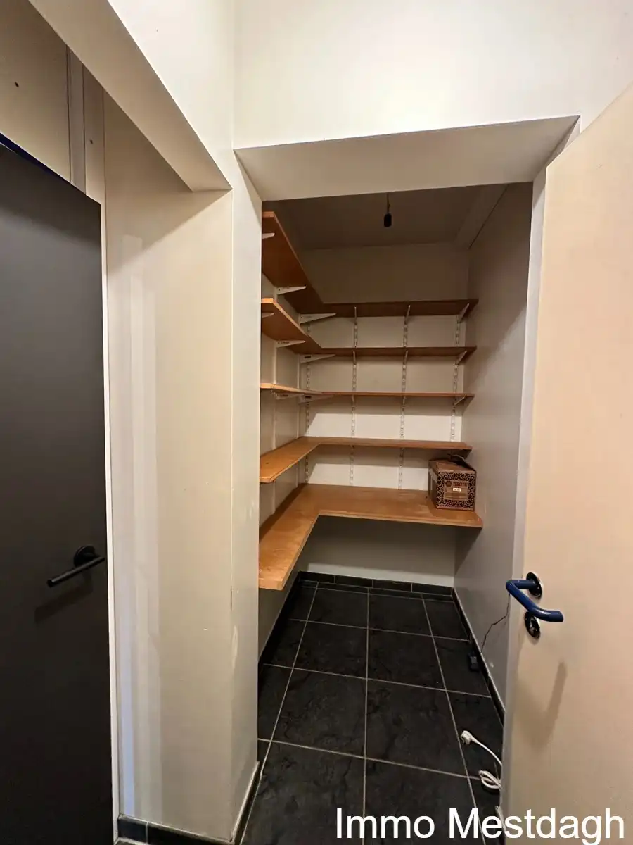 Gerenoveerde instapklare woning met tuin & terras & garages foto 42