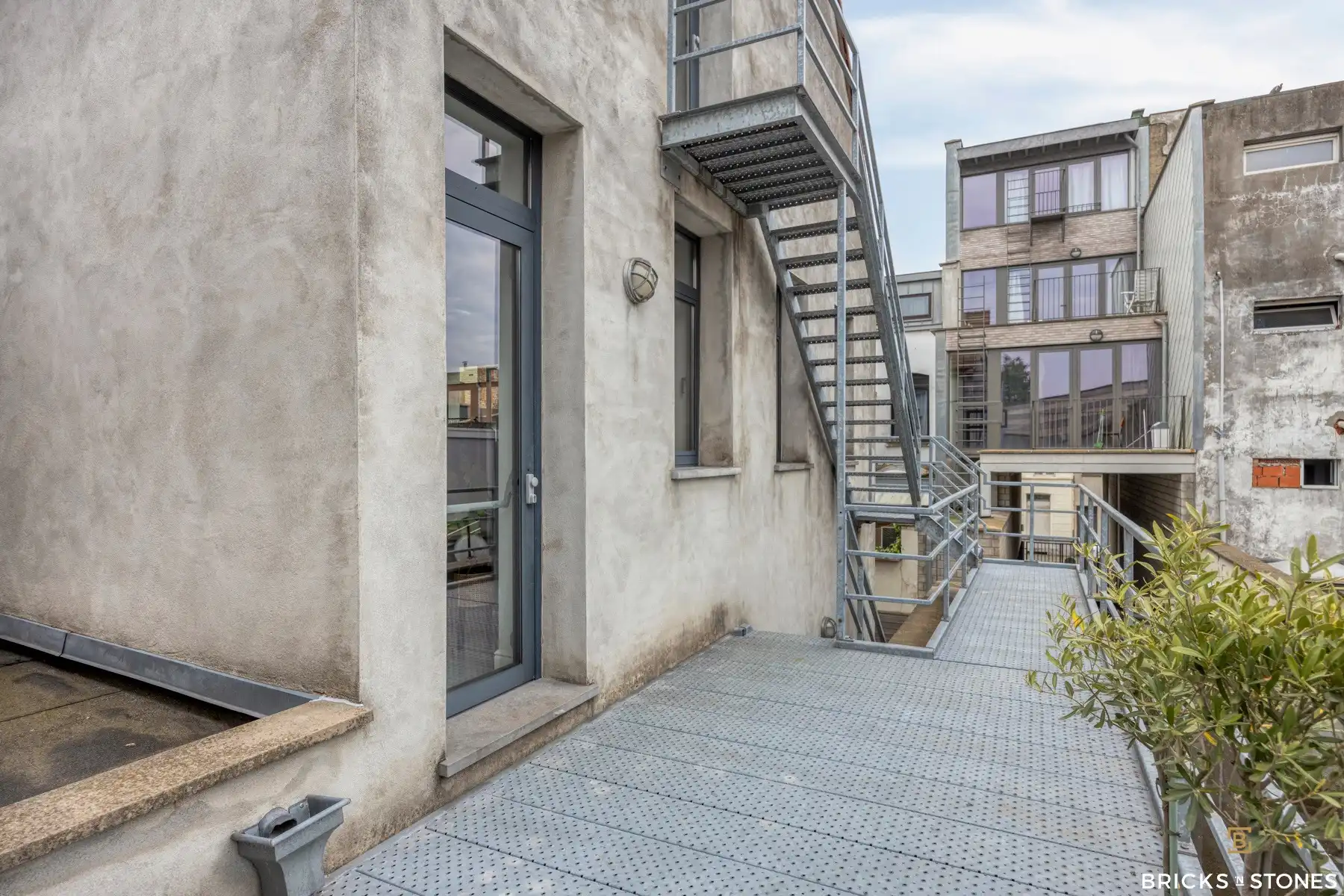 Instapklaar bedrijfsgebouw in centrum stad foto 10