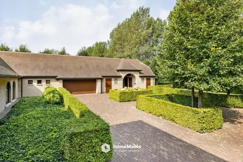 UNIEKE VILLA MET BINNENZWEMBAD EN PAARDENSTALLEN OP EEN TOPLOCATIE TE KOOP IN MENDONK (GENT) foto 65