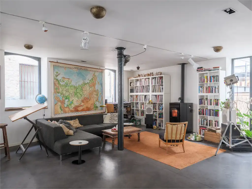 Bijzonder ruime duplex loft (263 m2&nbsp;bvo) met buitenruimte, 3 slaapkamers, 2 badkamers en inpandige garage nabij de Vrijdagsmarkt. foto 5