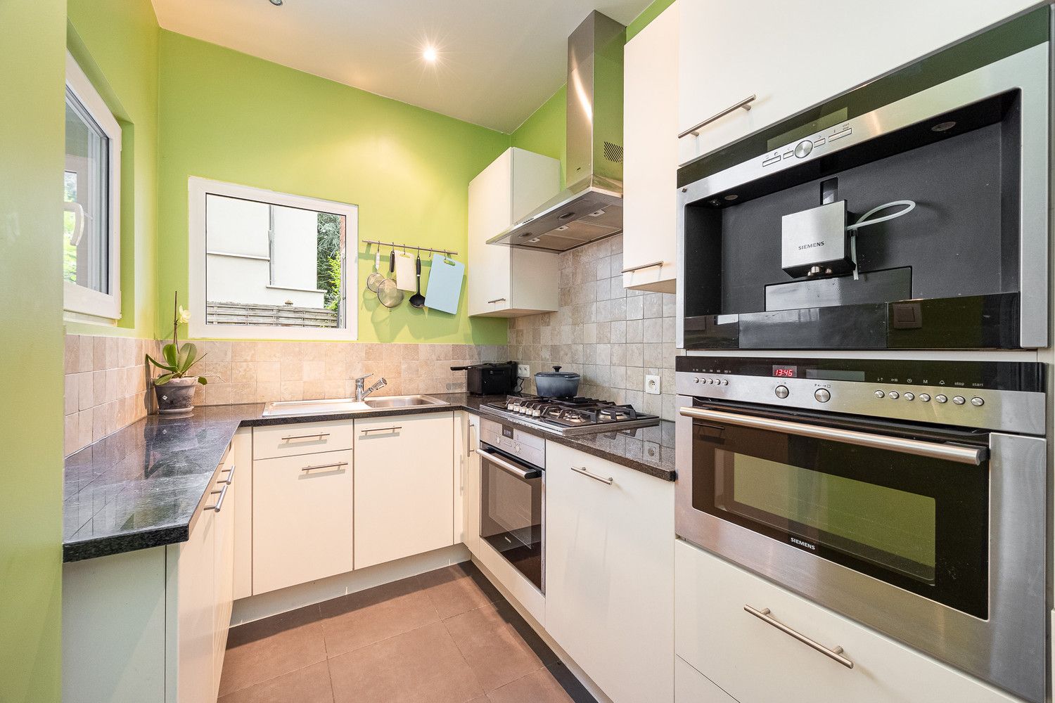 Goed gelegen 4-slk woning met tuin foto 8
