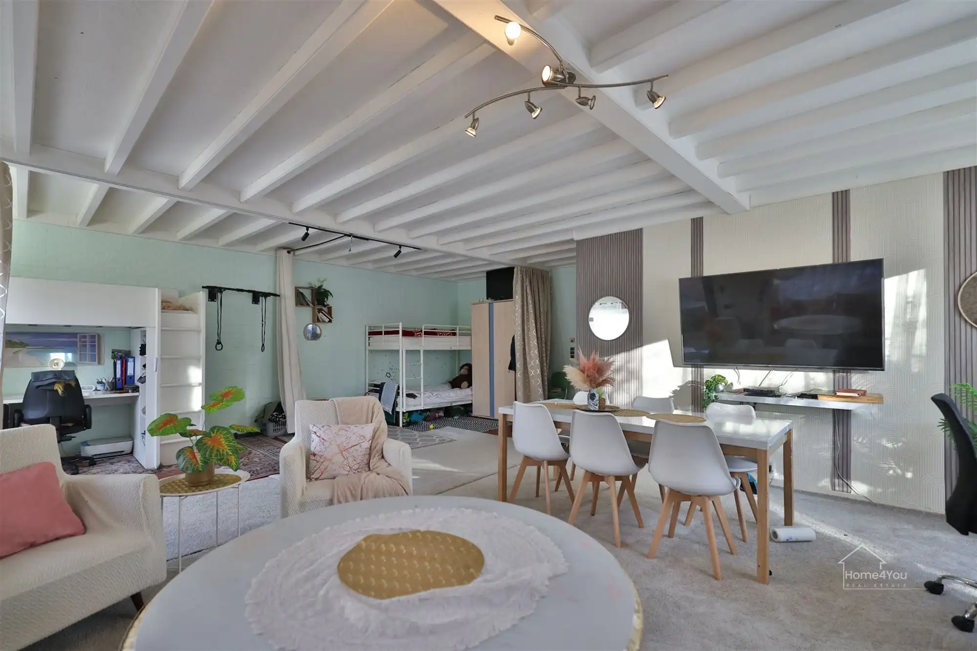 Opbrengsteigendom met 2 vergunde app. en garages foto 7