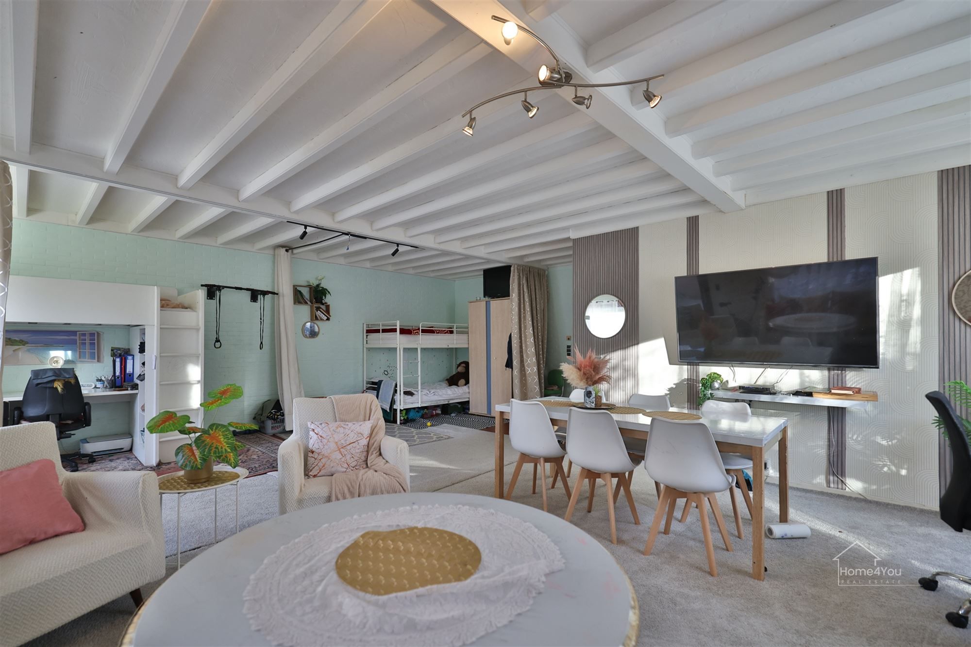 Opbrengsteigendom met 2 vergunde app. en garages foto 7